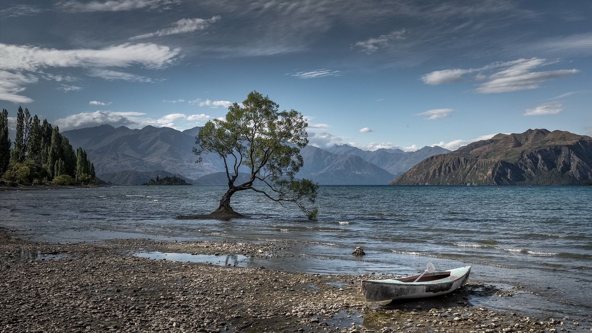 1920x1080 Wallpaper / water, nature, boat, mountains, Lake Wanaka, New Zealand free download
