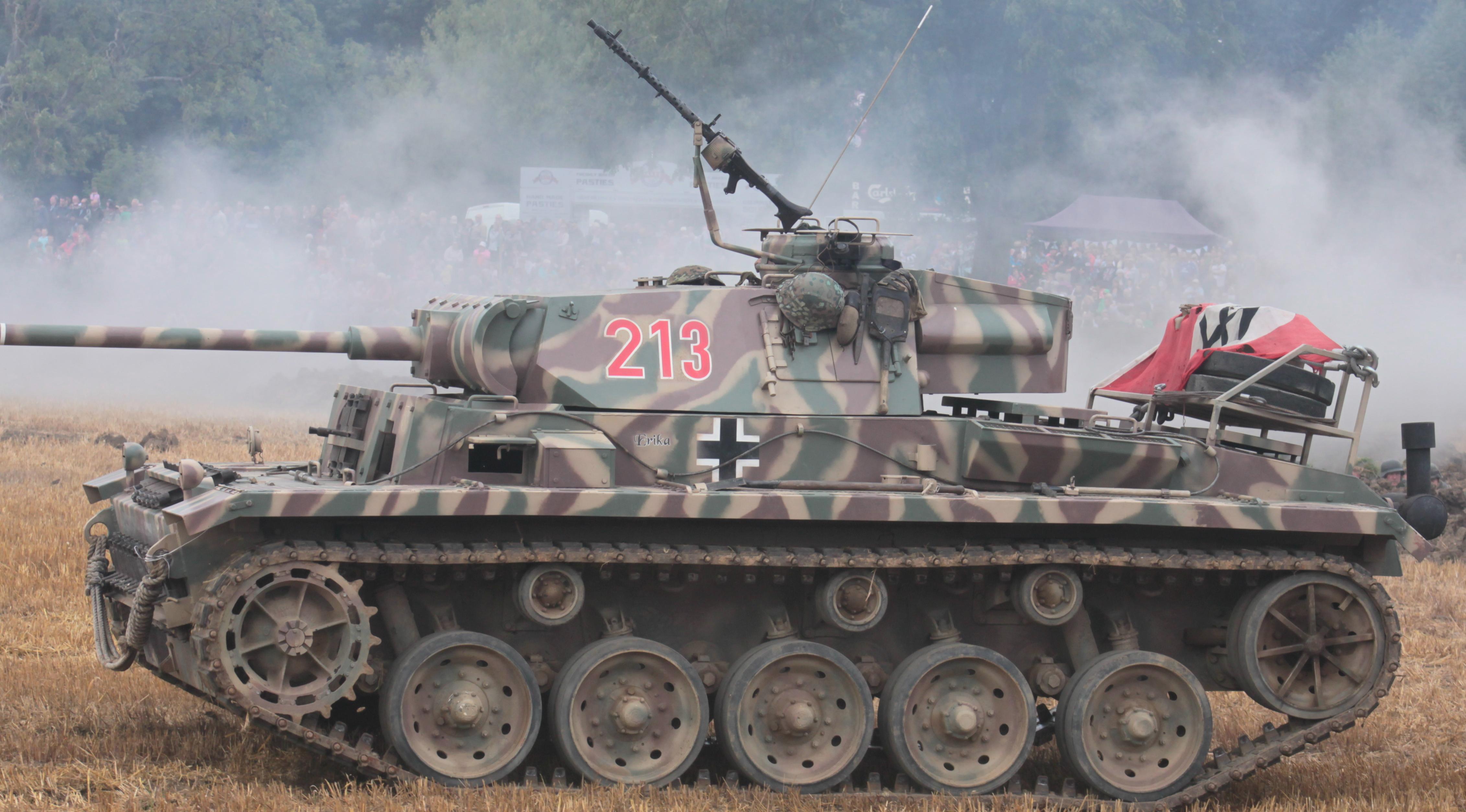 4525x2507 Panzer Tank Wallpaper