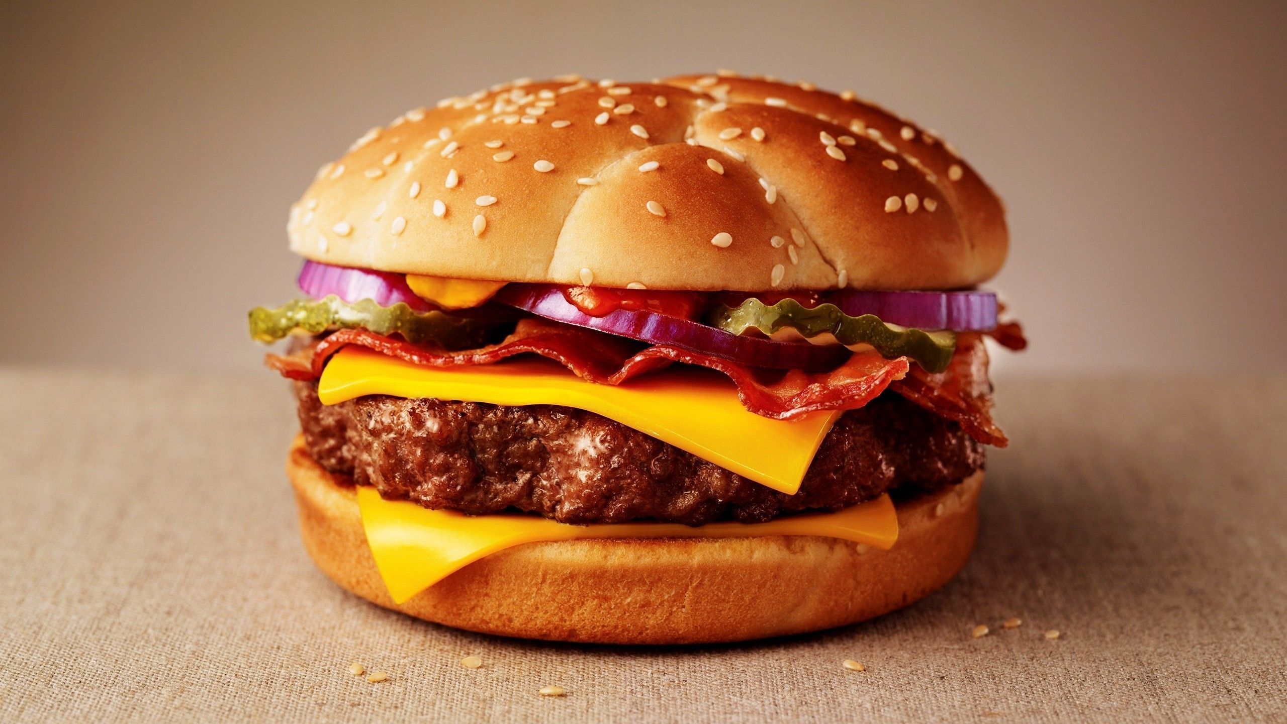 2560x1440 Hamburger Cheeseburger Big Mac Whopper Wallpaper