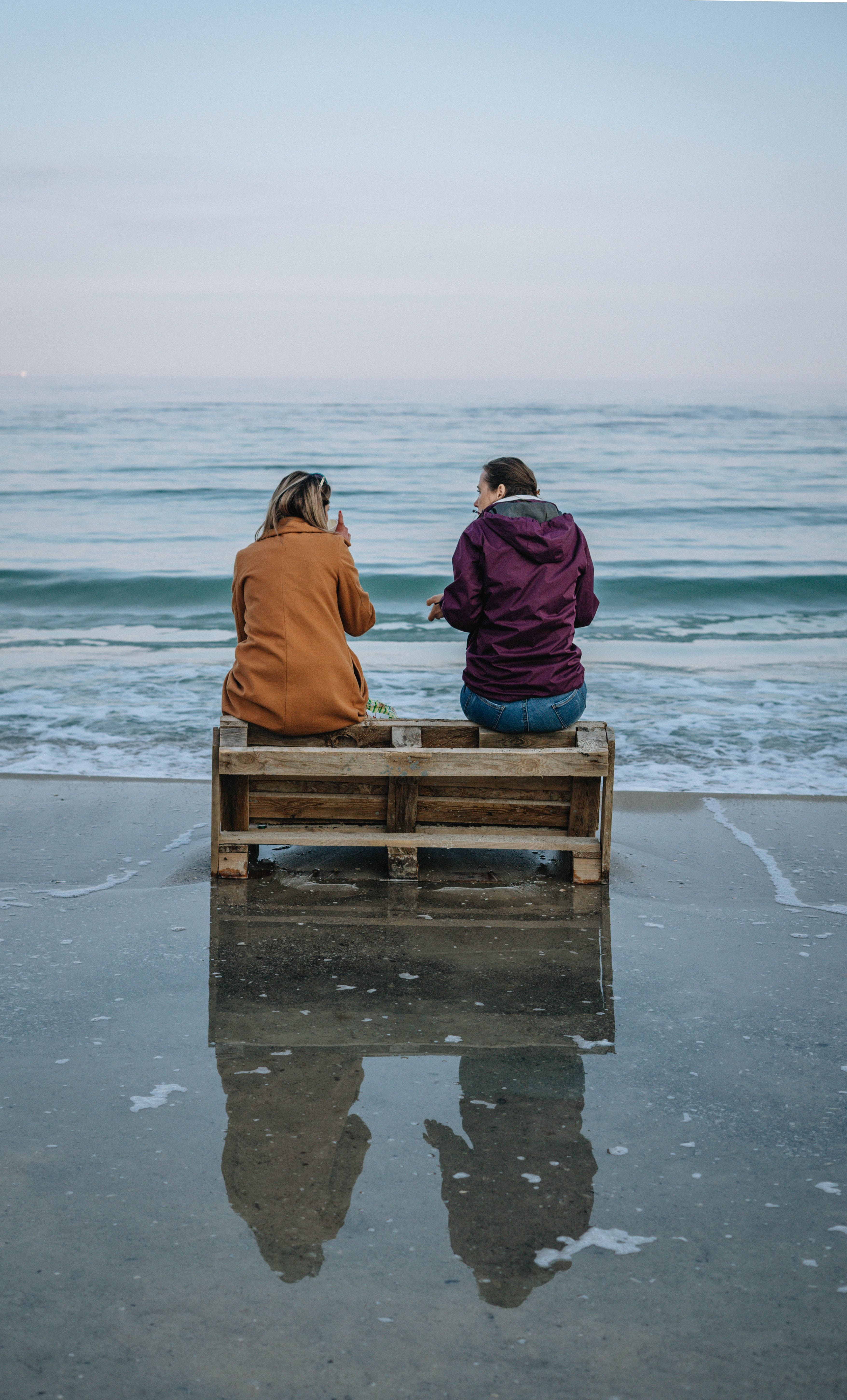 3511x5805 Two People Talking Photo, Download The BEST Free Two People Talking & HD Image