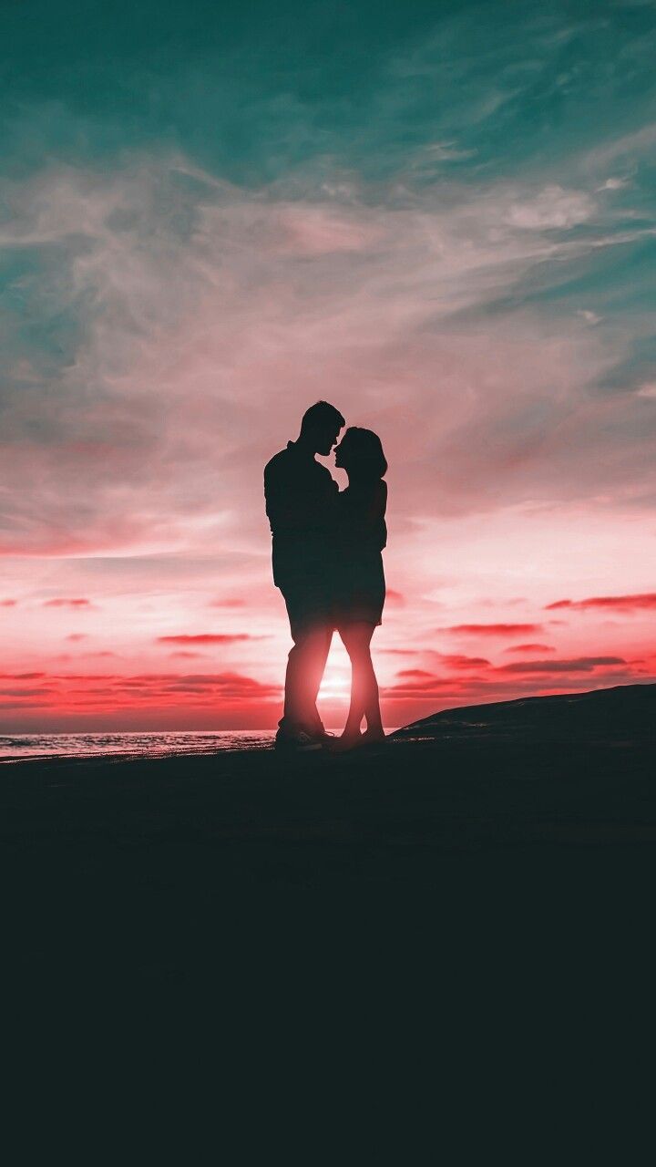 720x1280 People In Love Wallpaper