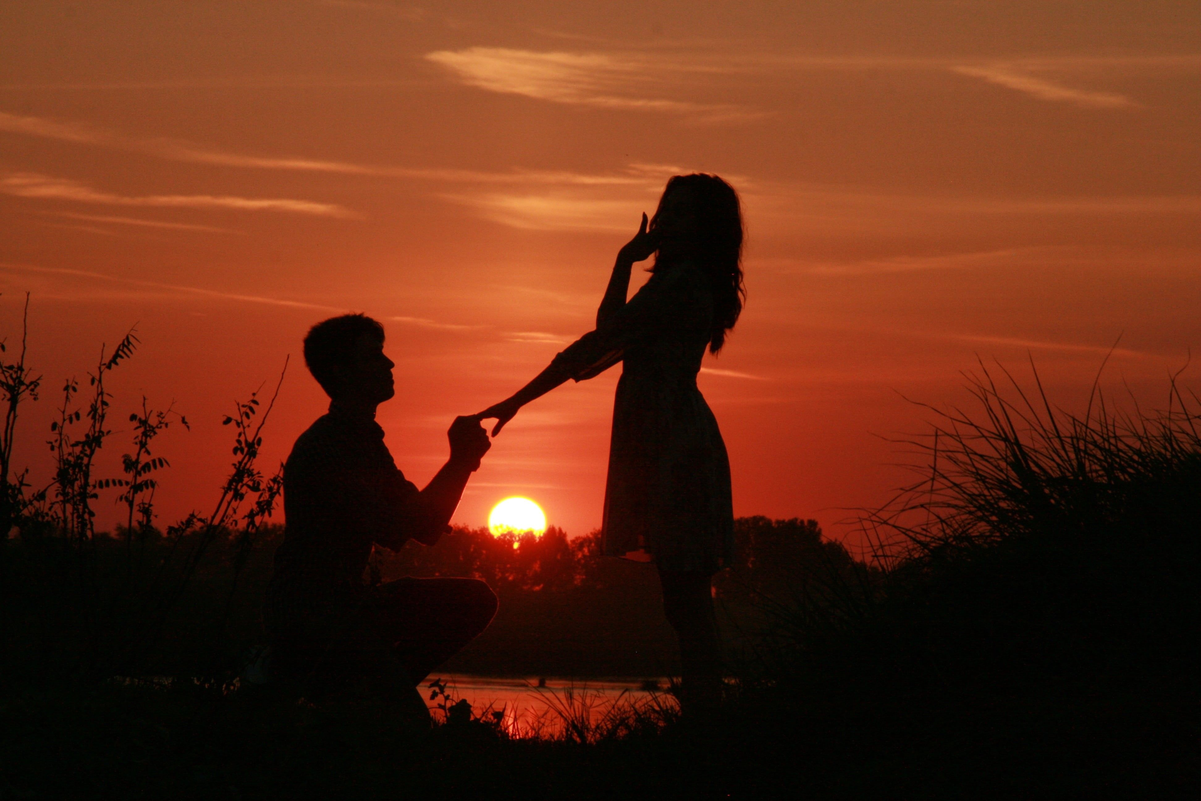 3888x2592 Wallpaper / man, love, holding, couple, sky, daughter, two people, parent, beauty in nature, shadow, females, 4K, side view, water, nature, orange color, bonding free download