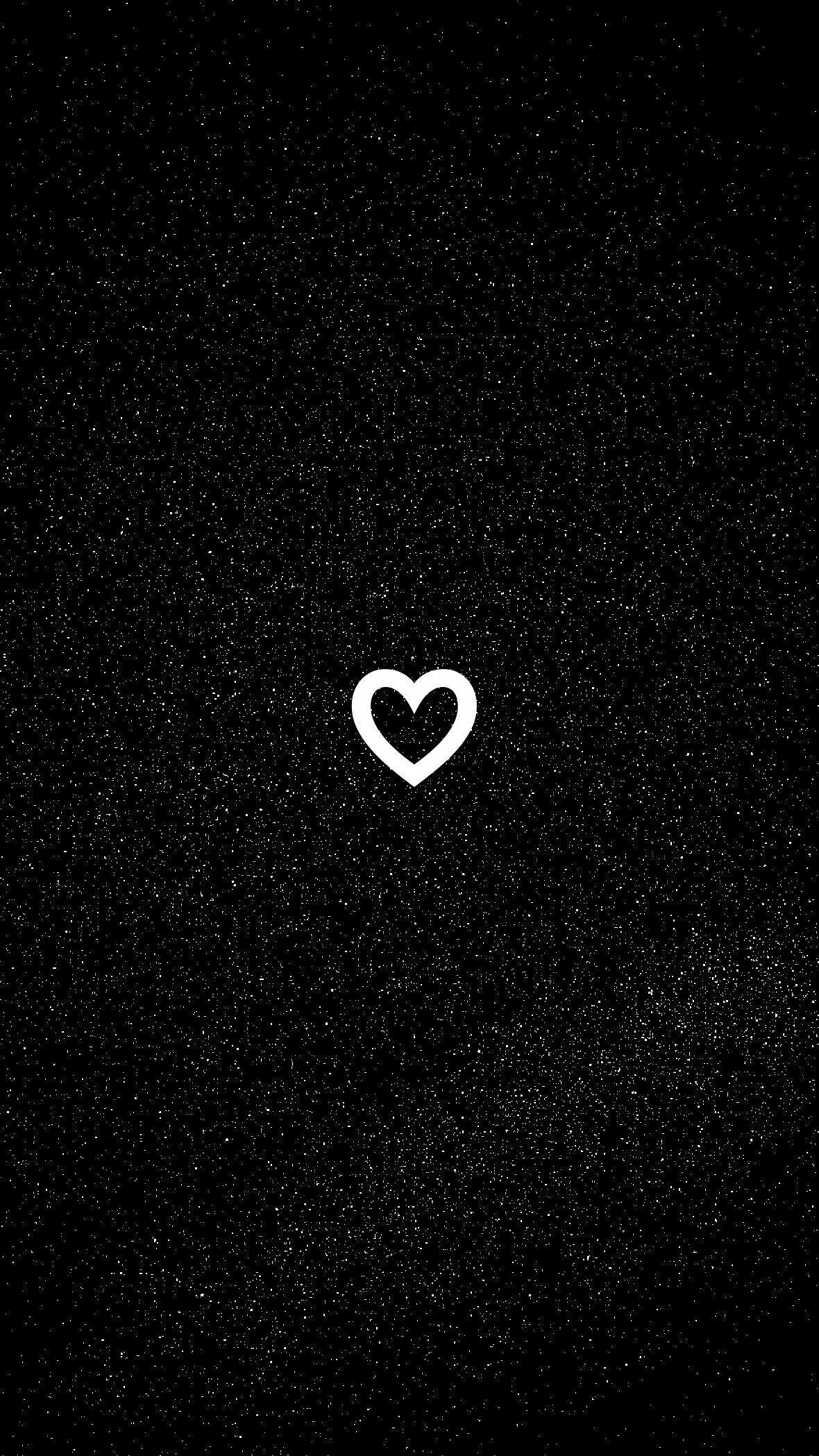 Featured image of post Aesthetic Wallpaper Black And White Heart