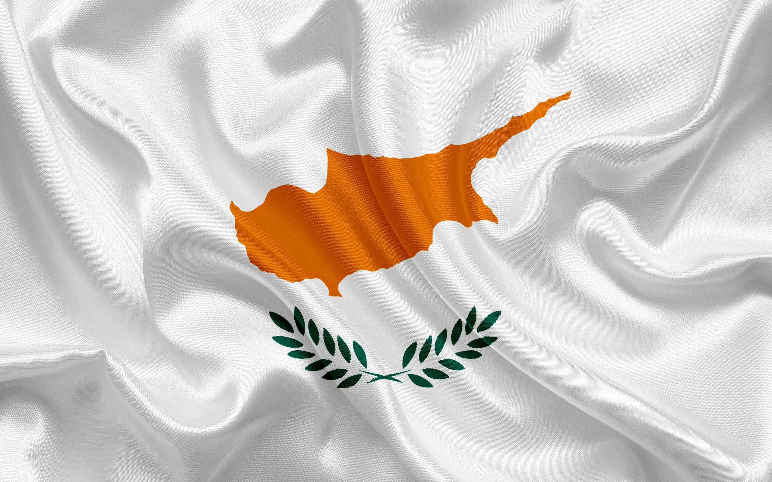 2560x1600 Cyprus Flag Wallpaper
