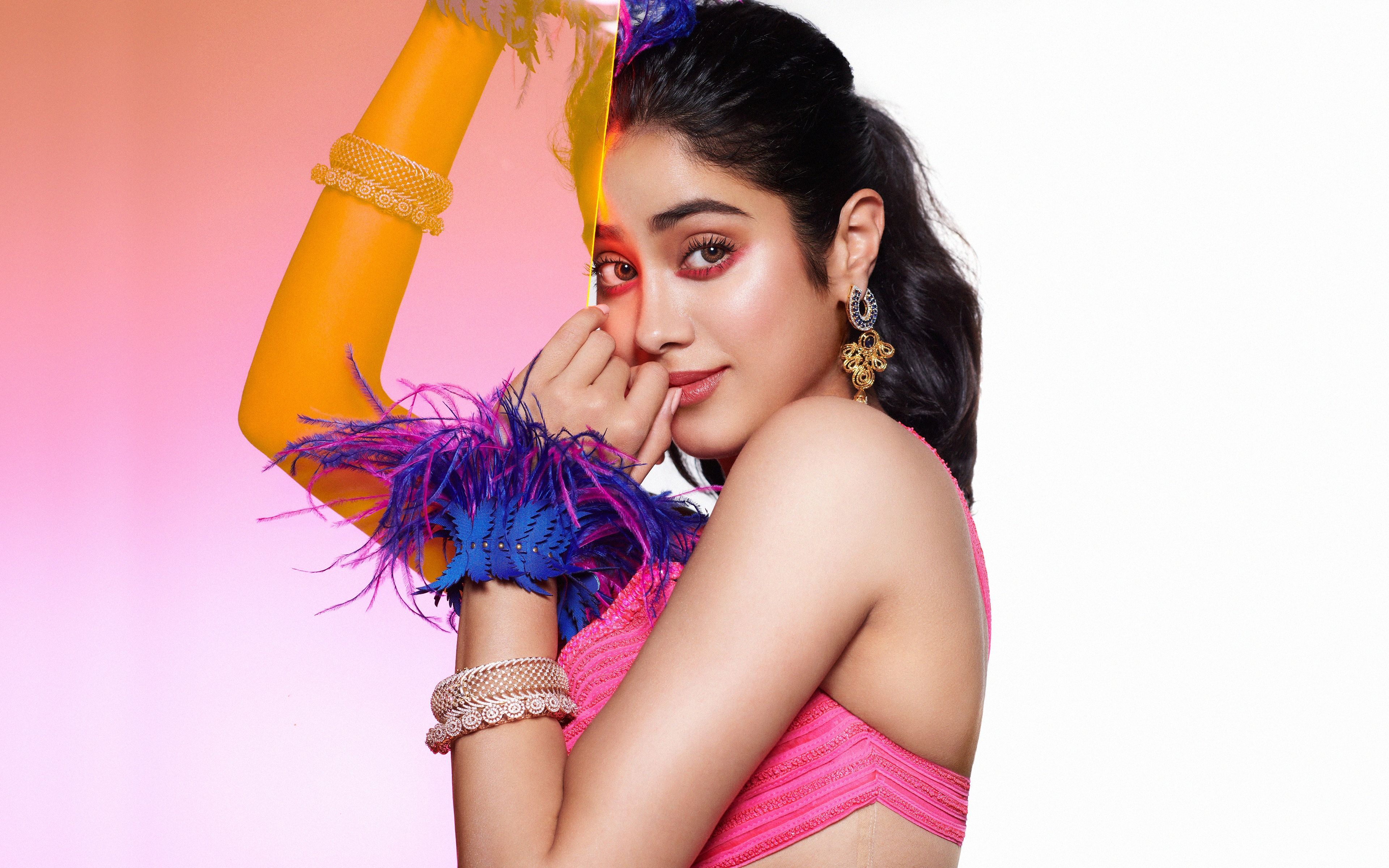 3840x2400 4k Bollywood Star Wallpaper