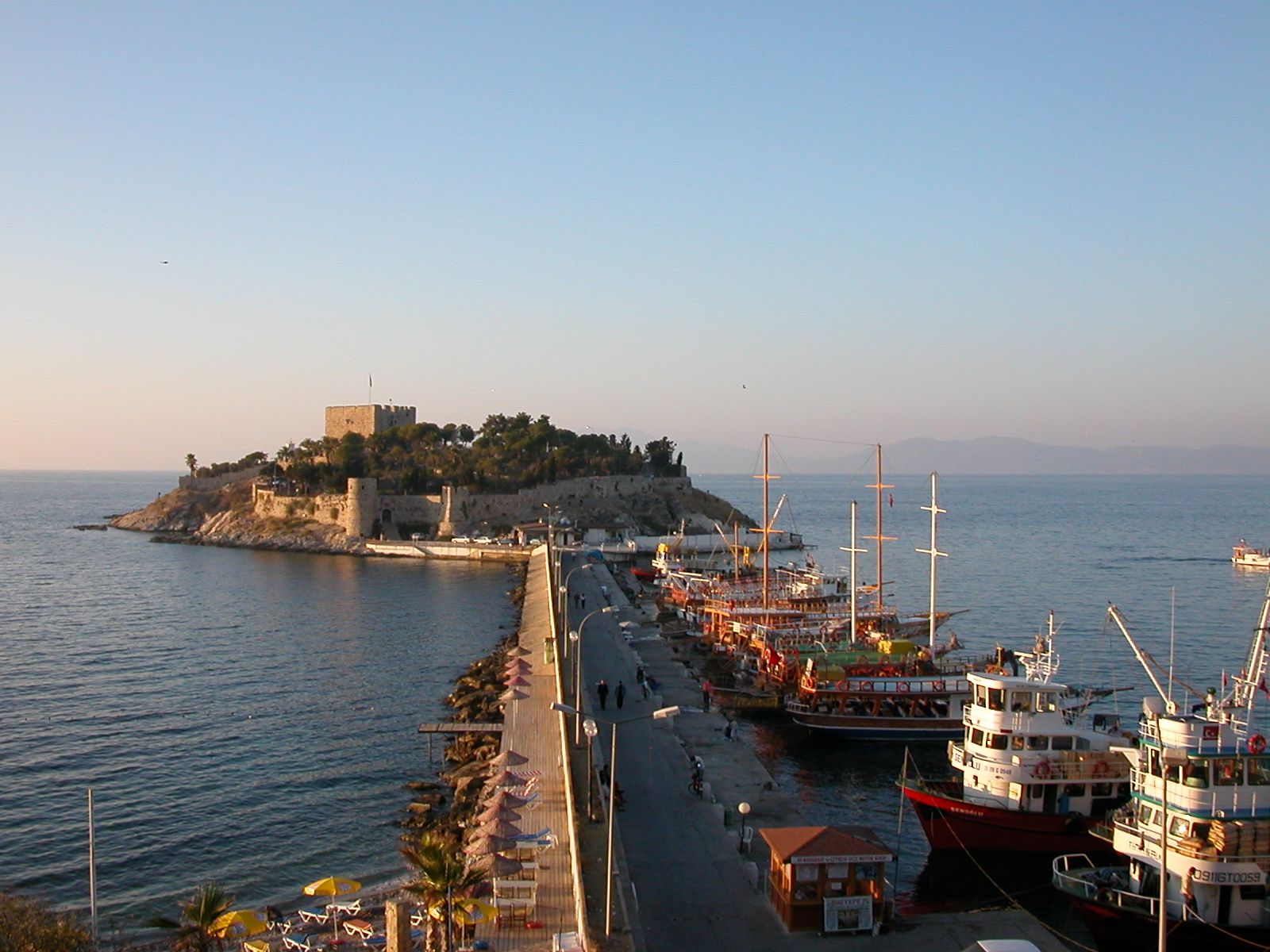 1600x1200 Kusadasi