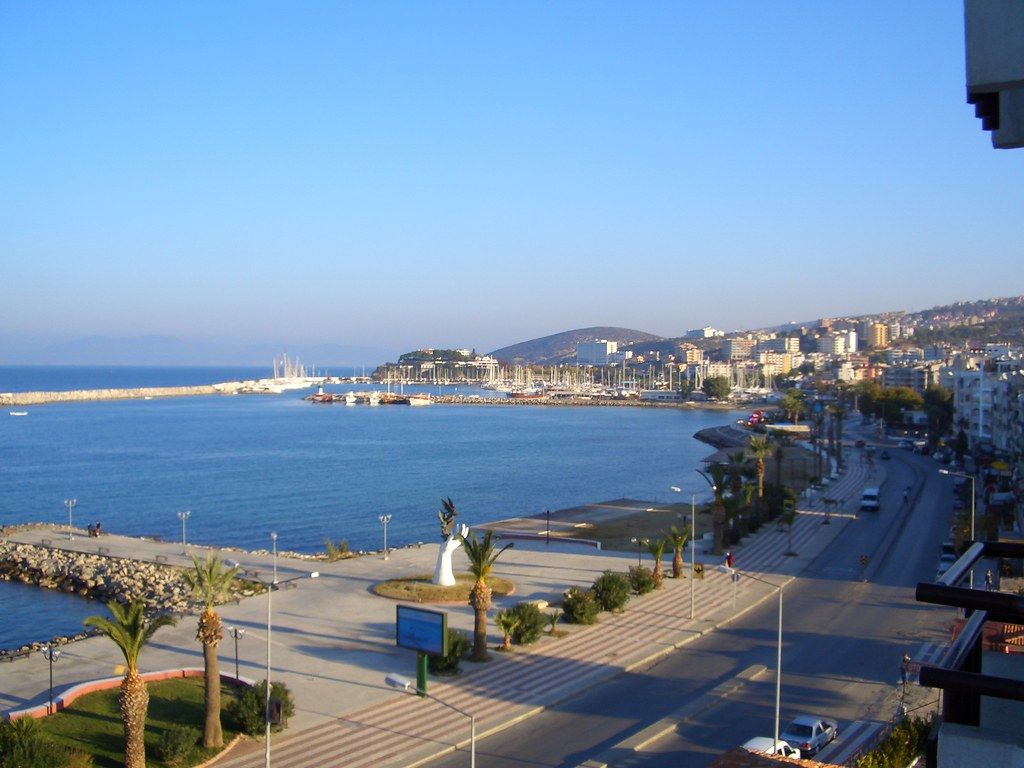 1024x768 Kusadasi, right. A view of Kusadasi