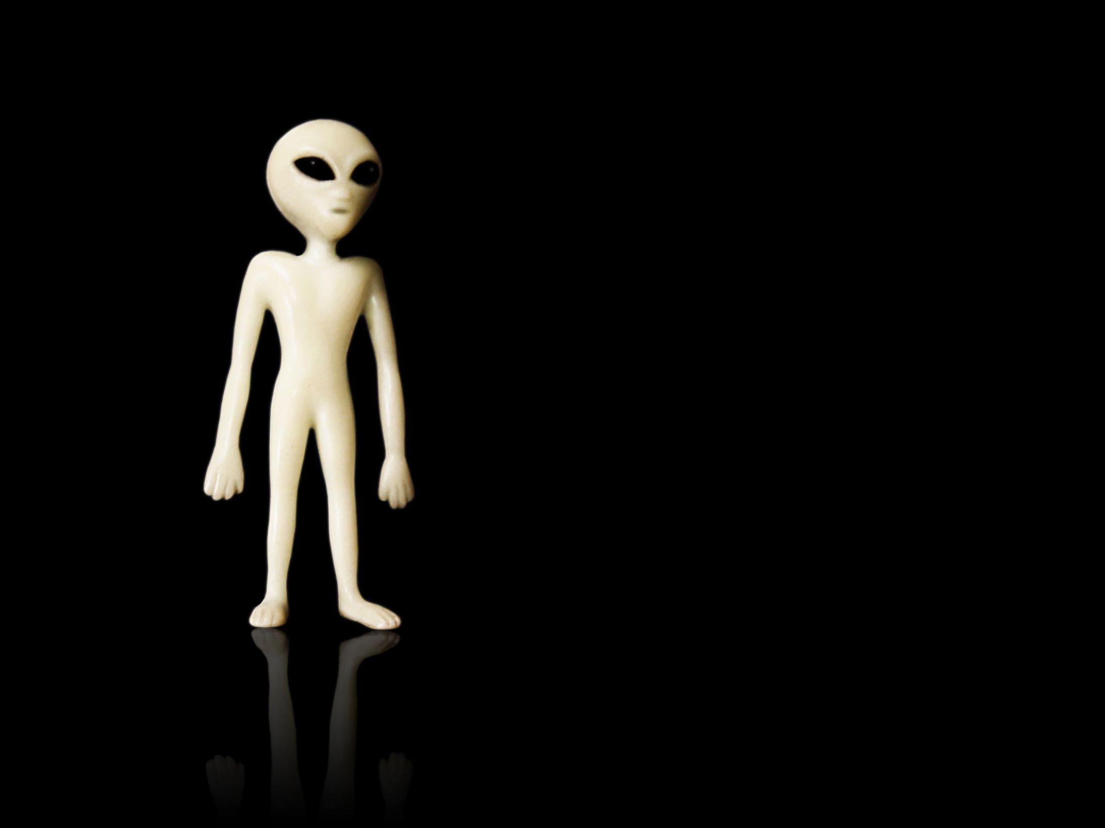 2188x1640 Download wallpaper: white alien, alien, UFO, desktop wallpaper