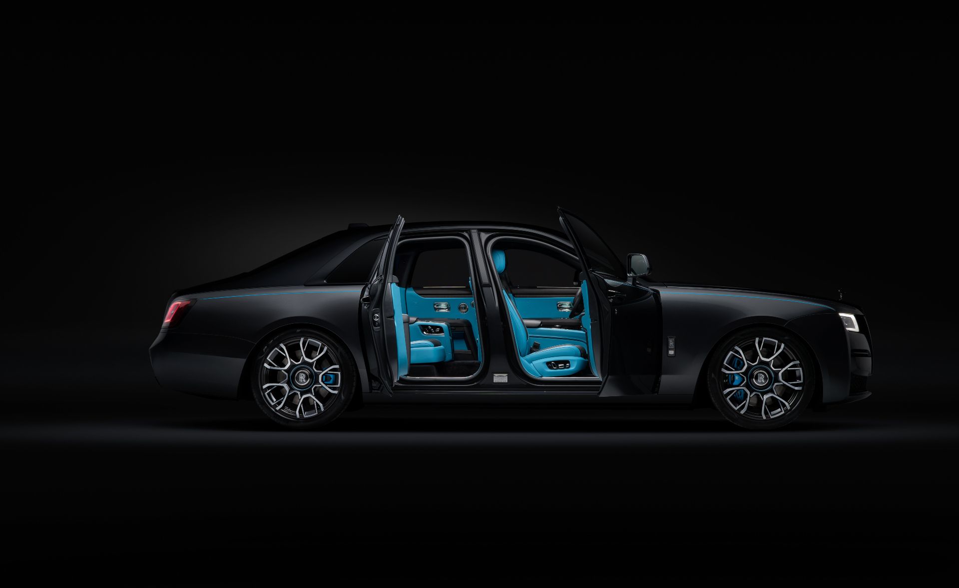 1920x1177 Rolls Royce Ghost Black Badge: Ultra Luxury With Menace