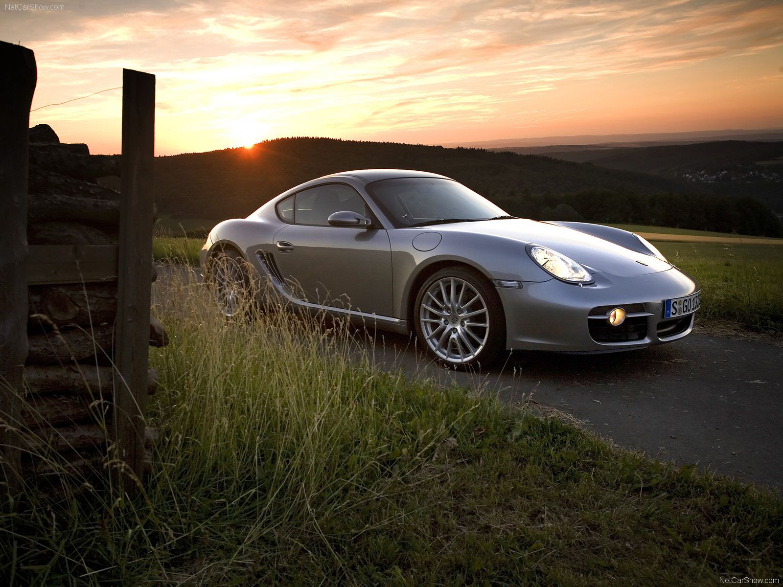 1600x1200 Cayman Wallpaper