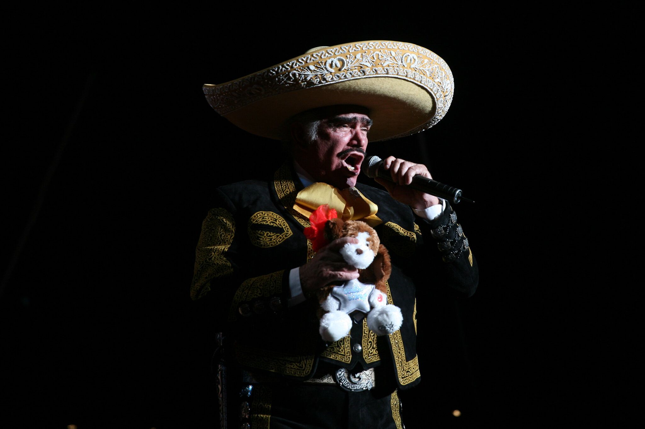 2048x1365 Vicente Fernández, 'El Rey' of Mexican Ranchera Music, Is Dead