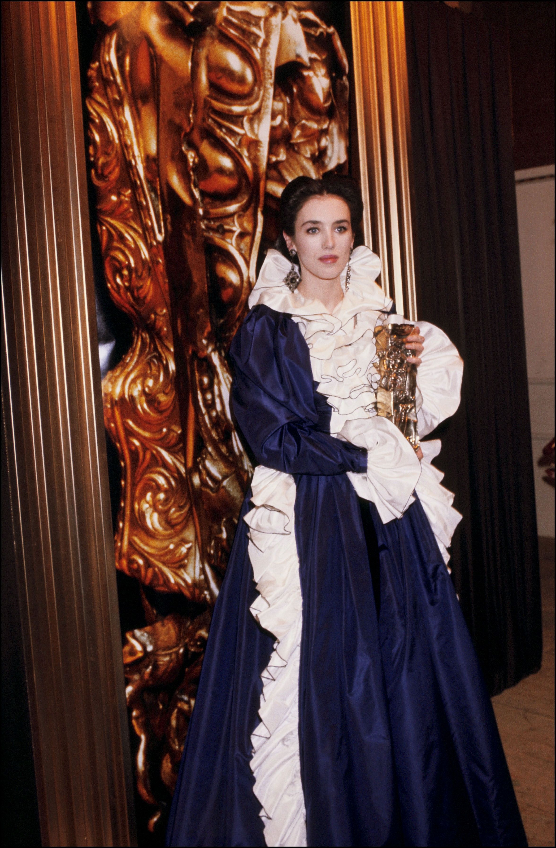 2352x3584 of Isabelle Adjani's most iconic outfits
