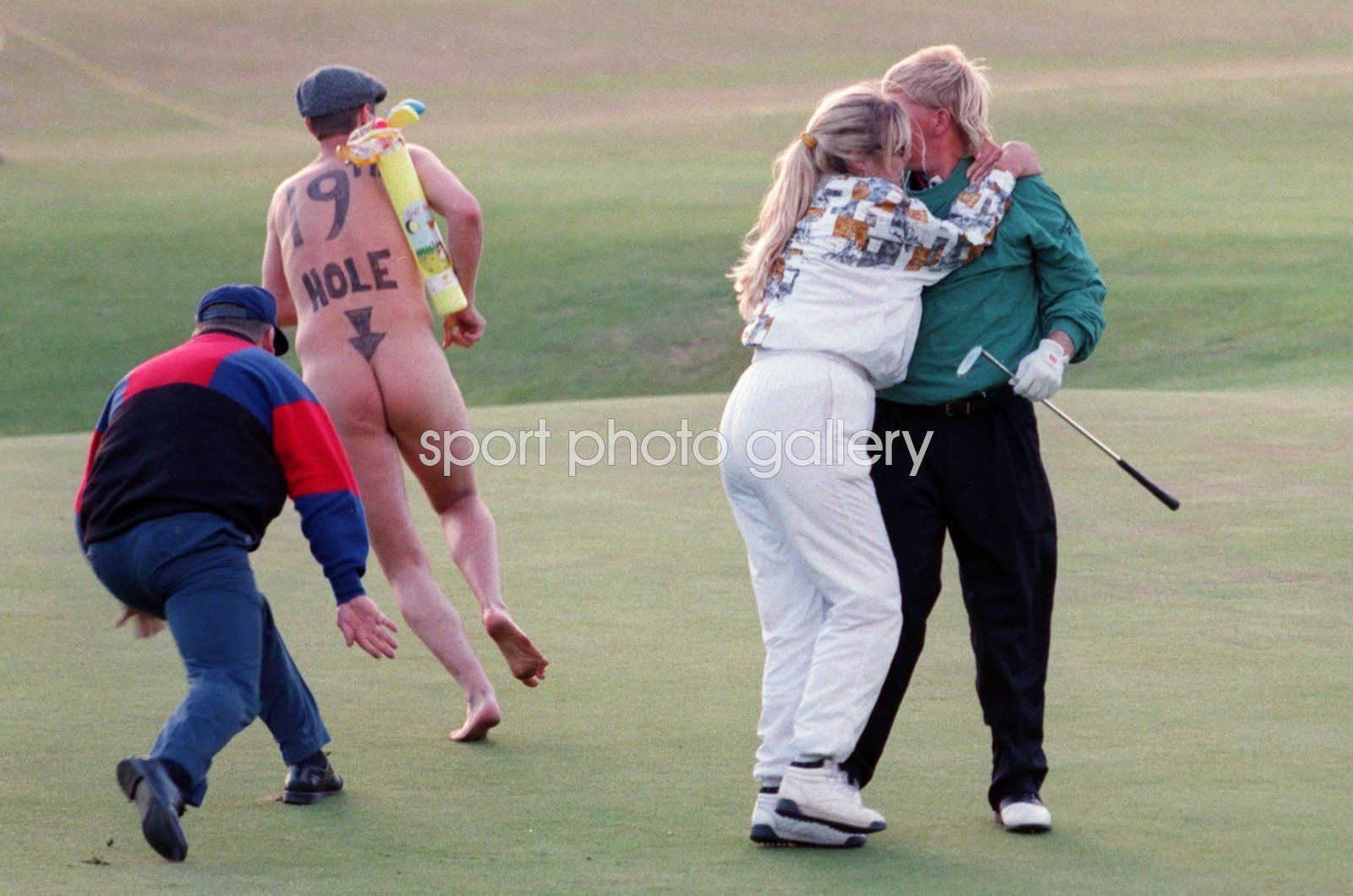 1600x1060 John Daly 19th Hole Streaker Picture / Poster at St Andrews