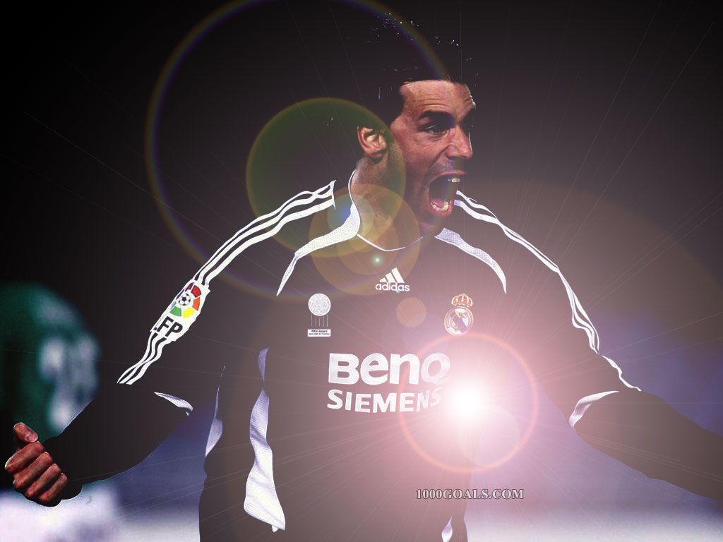 1024x768 Ruud van Nistelrooy wallpaperGoals.com: Football Betting, Highlights, and More Ultimate Destination for Exciting Football Action