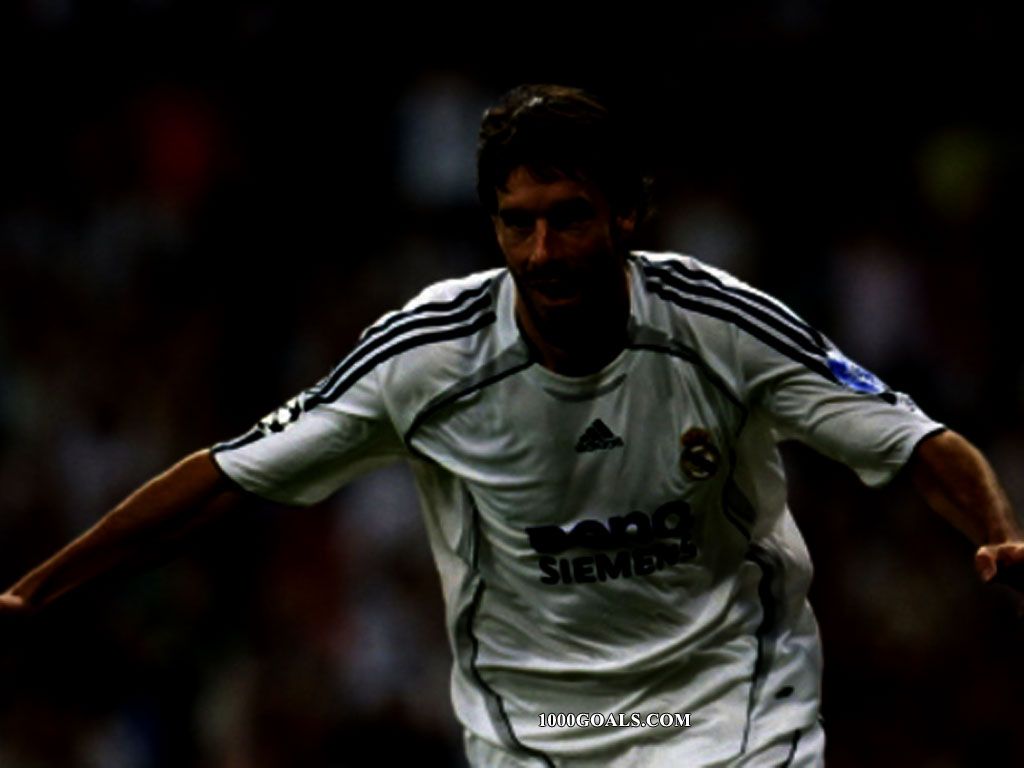 1024x768 Ruud van Nistelrooy wallpaperGoals.com: Football Betting, Highlights, and More Ultimate Destination for Exciting Football Action