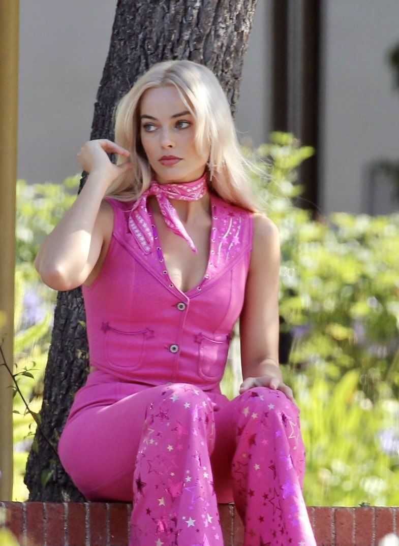 785x1075 MARGOT ROBBIE