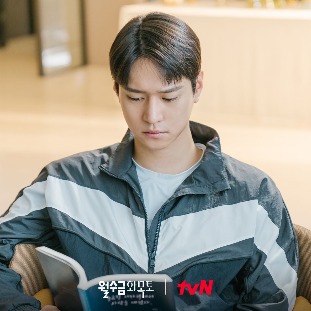 1080x1080 Go Kyung Pyo And Kim Jae Young Continue To Vie For Park Min Young's Affection In “Love In Contract”