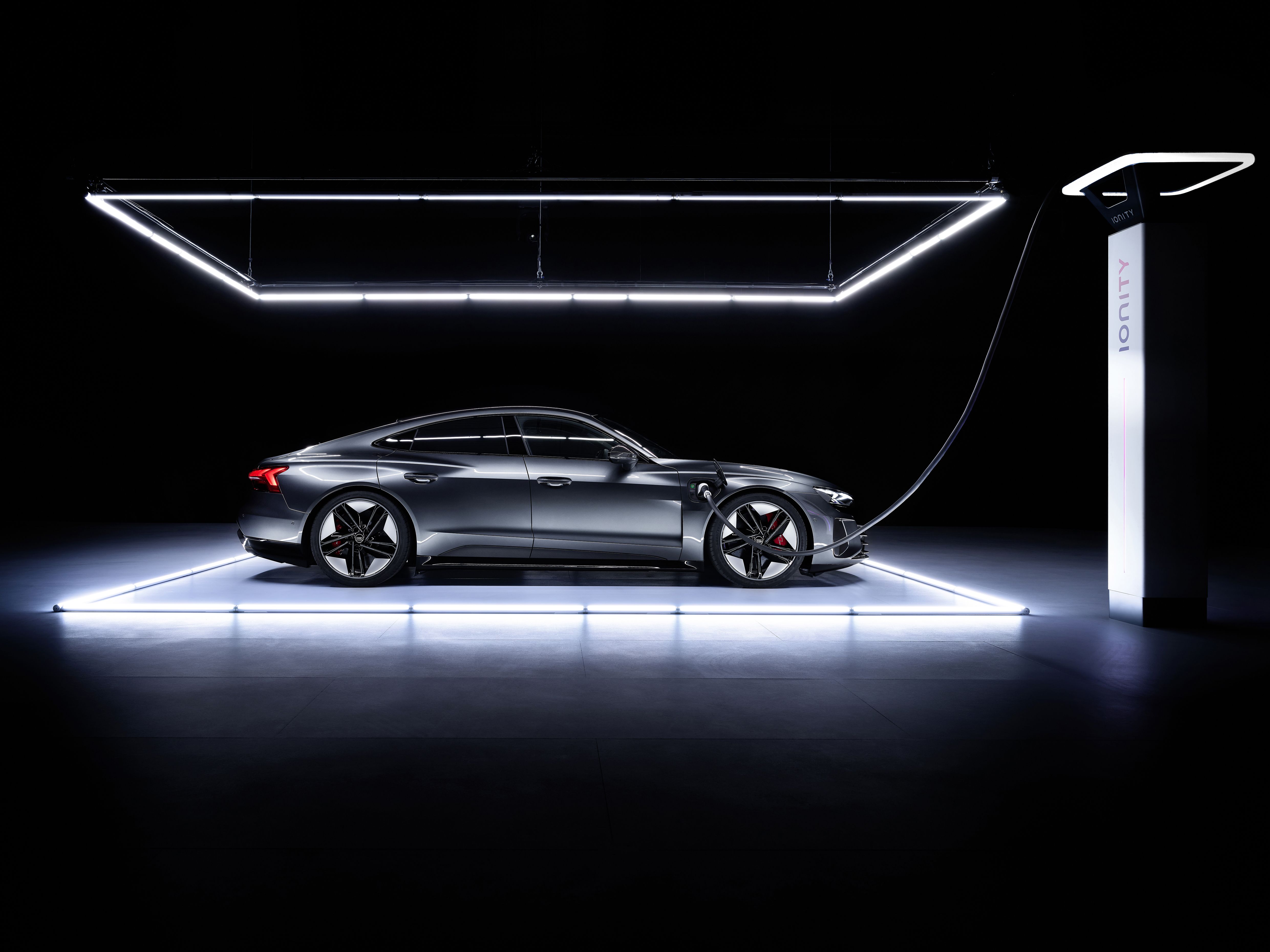 4961x3720 Audi E Tron GT