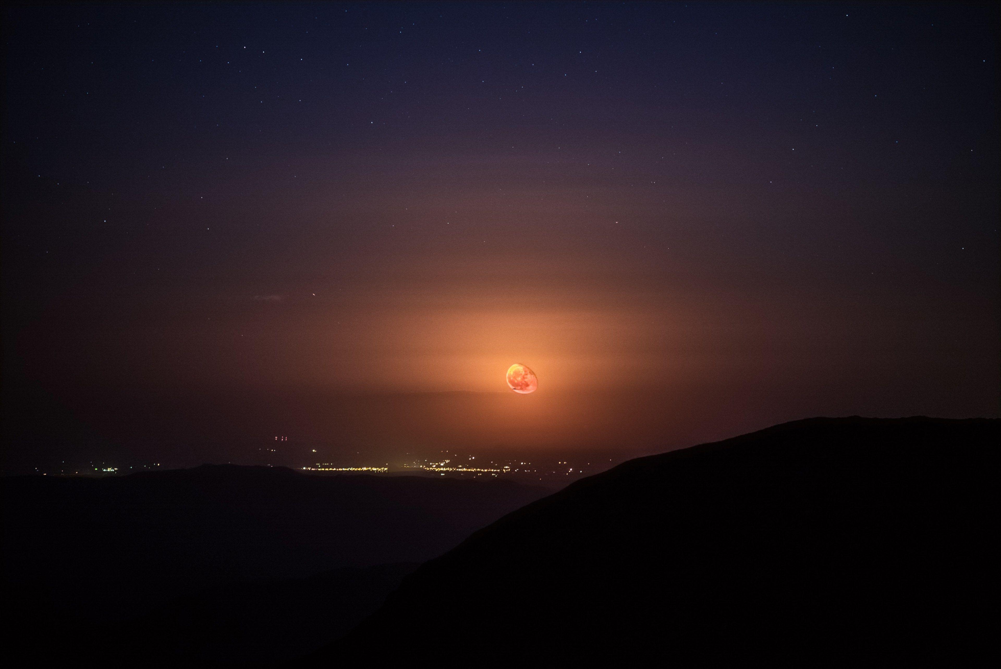 3840x2565 a solar eclipse creating darkness moon over the salton sea 4k