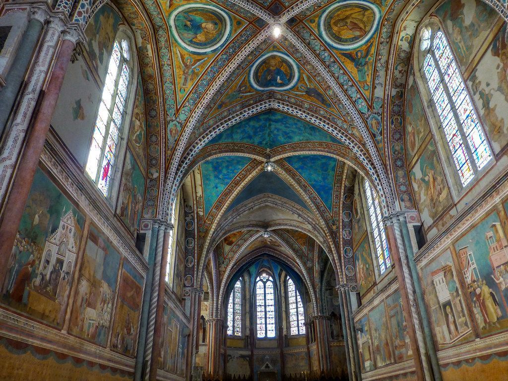 1024x768 Interior of the upper church of the Basilica of San France