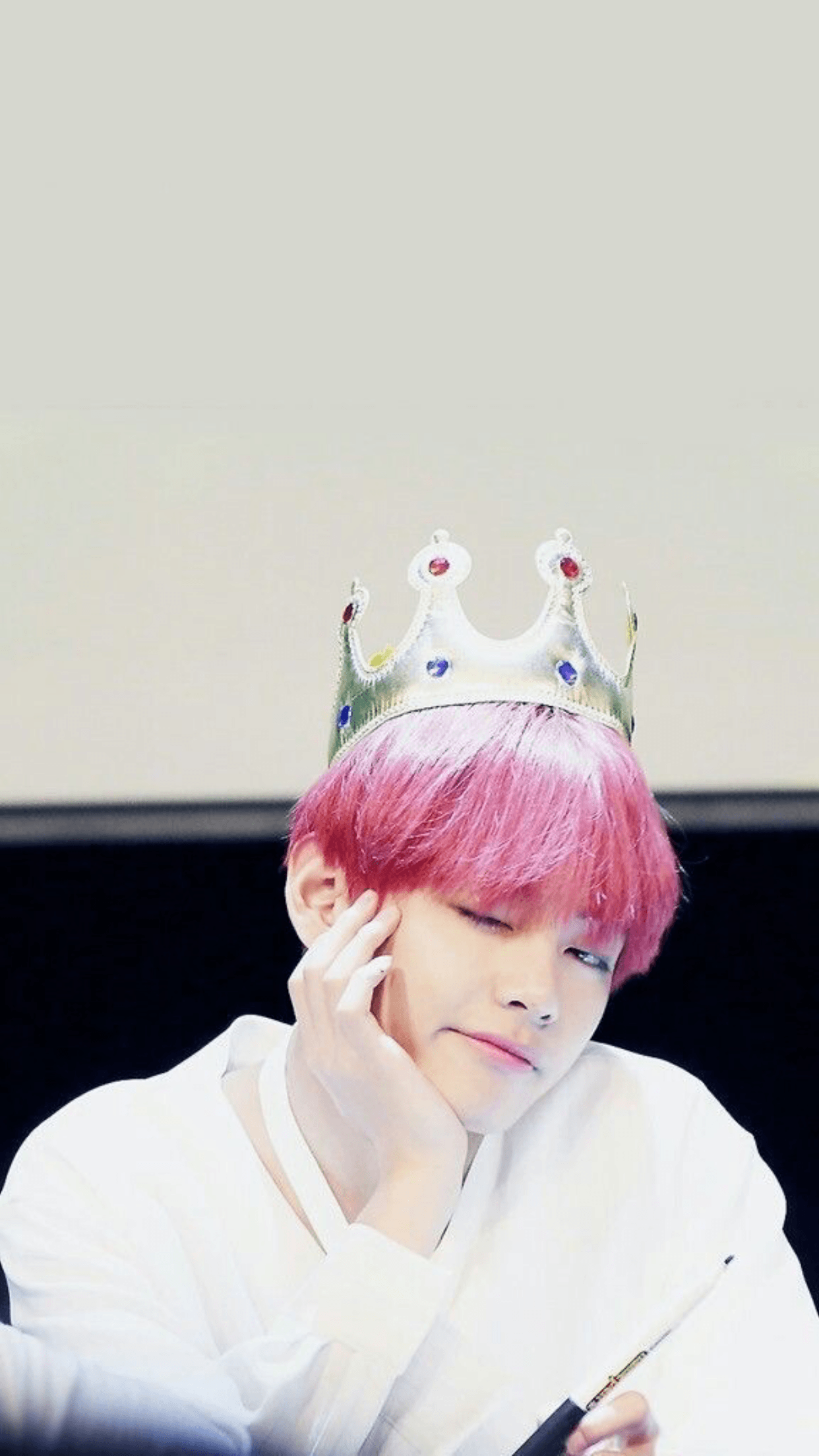 1242x2208 A King