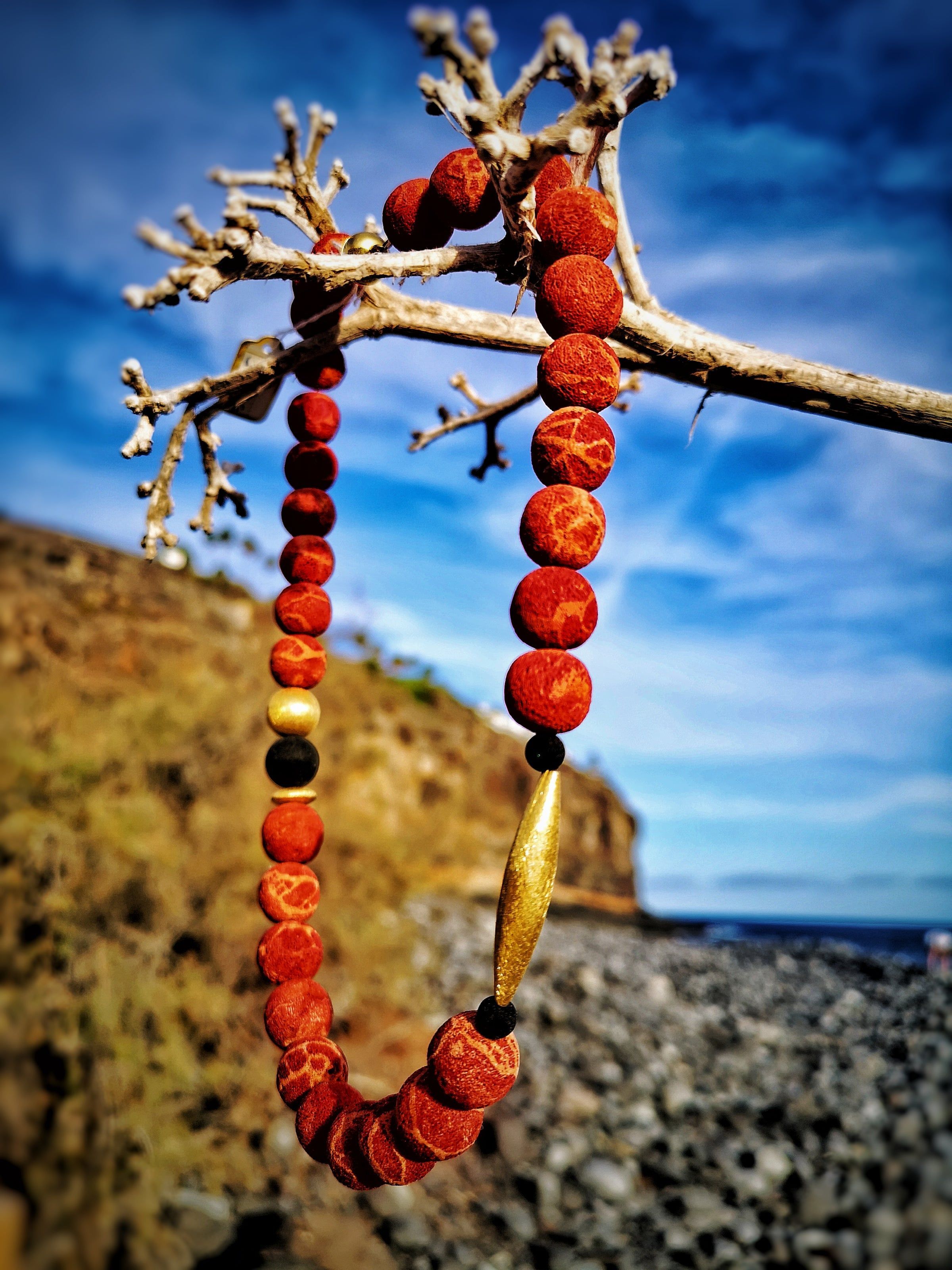2400x3200 Apple Coral Necklace