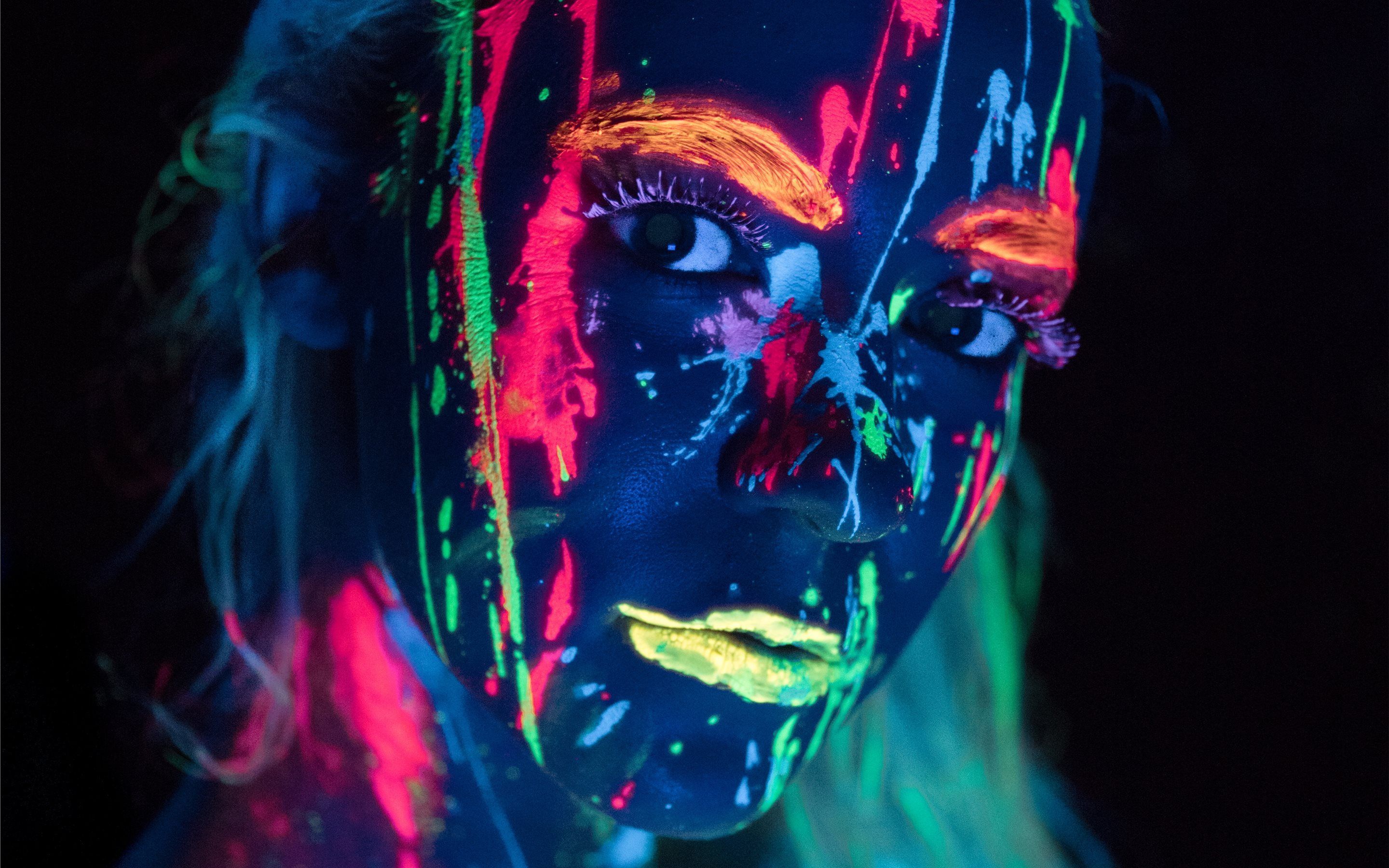 2880x1800 Blacklight Portrait MacBook Air Wallpaper Download