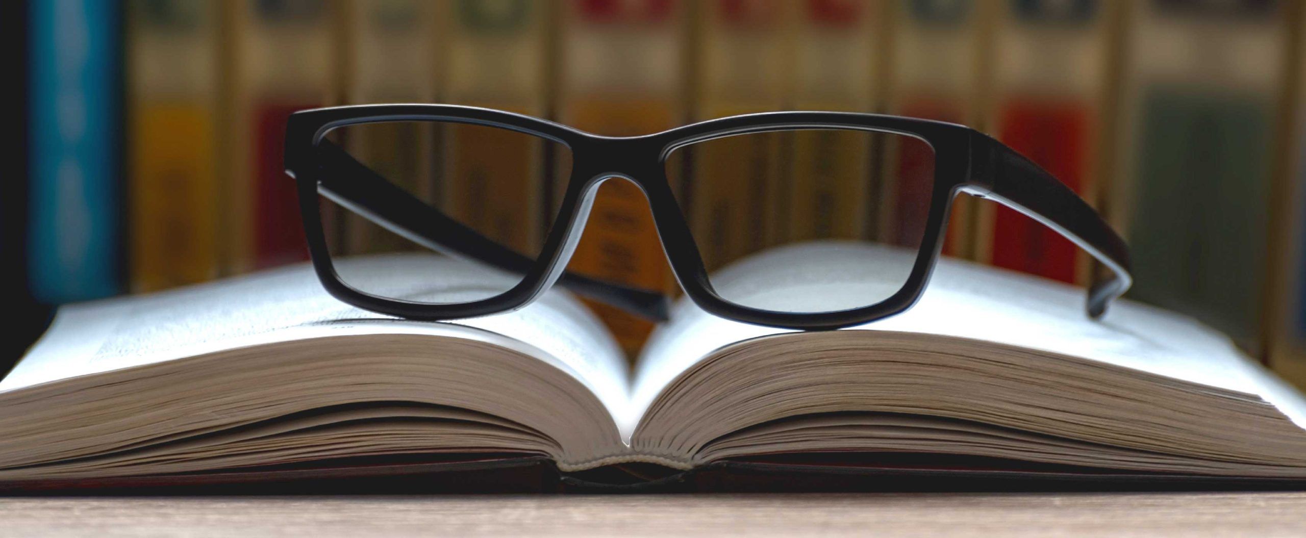 2560x1055 Choosing Reading Glasses, Bifocals or Progressives for Presbyopia