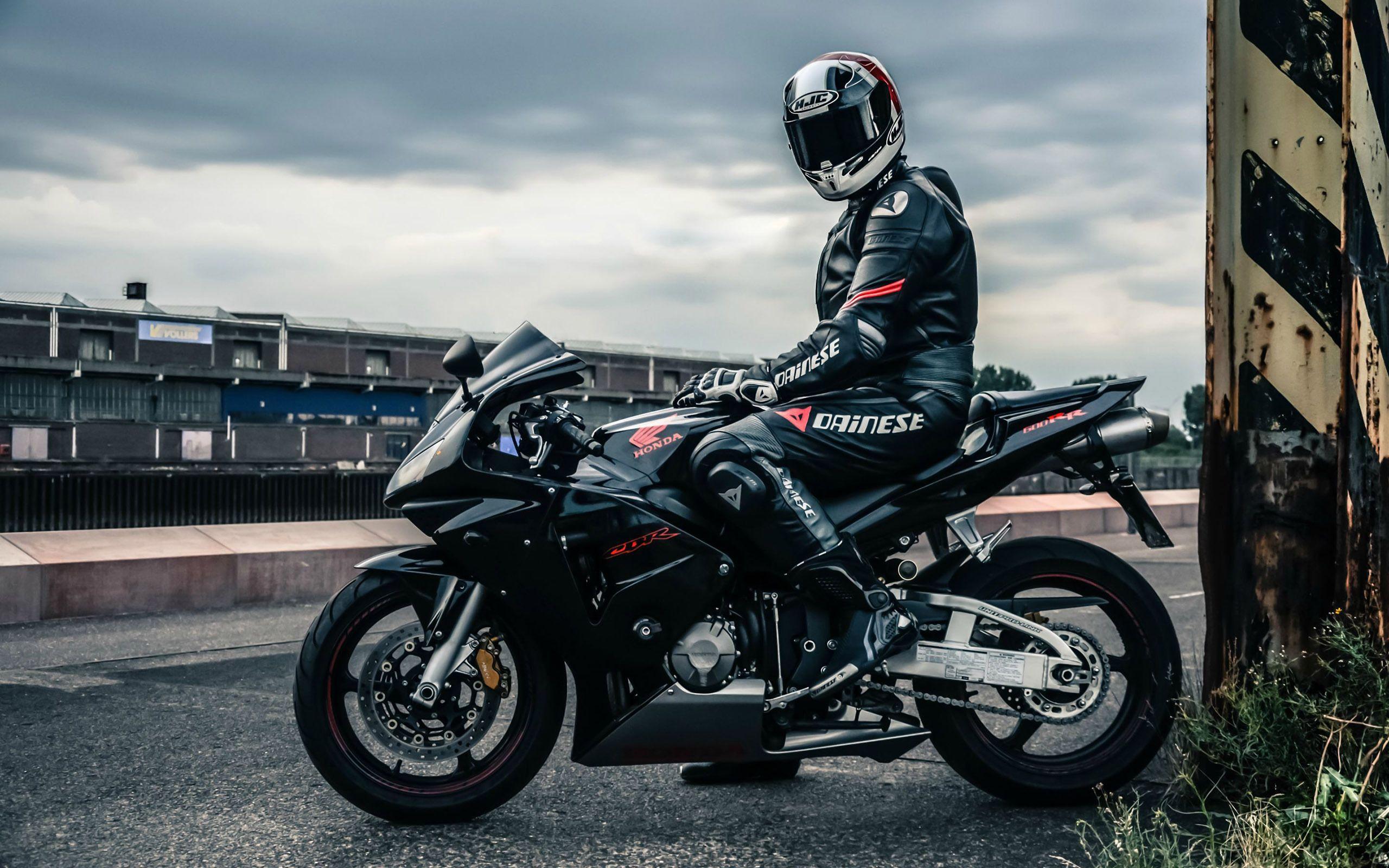 2560x1600 Dainese Wallpaper
