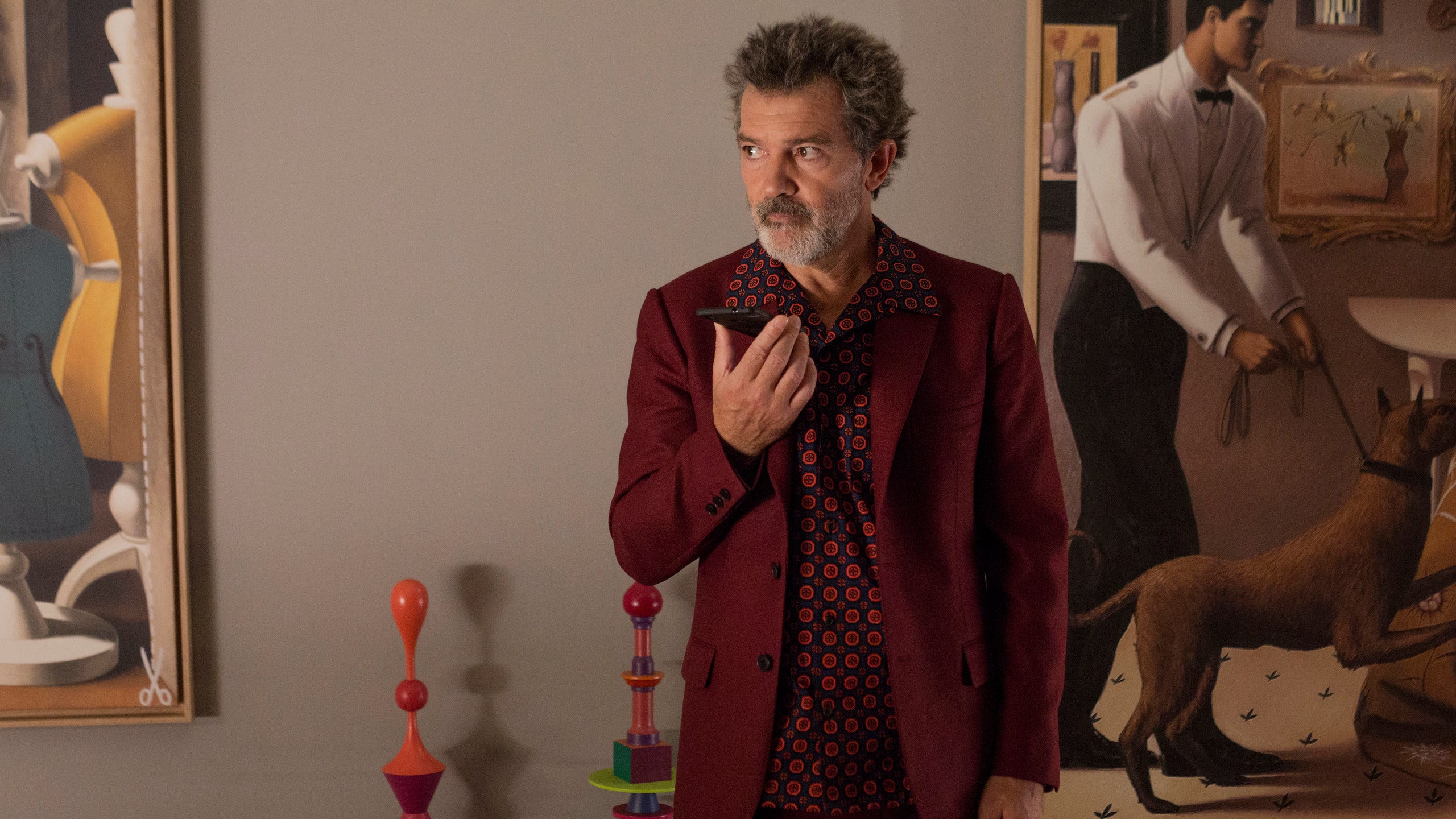 2560x1440 Pedro Almodóvar Basically Re Created His Own Home For Pain And Glory