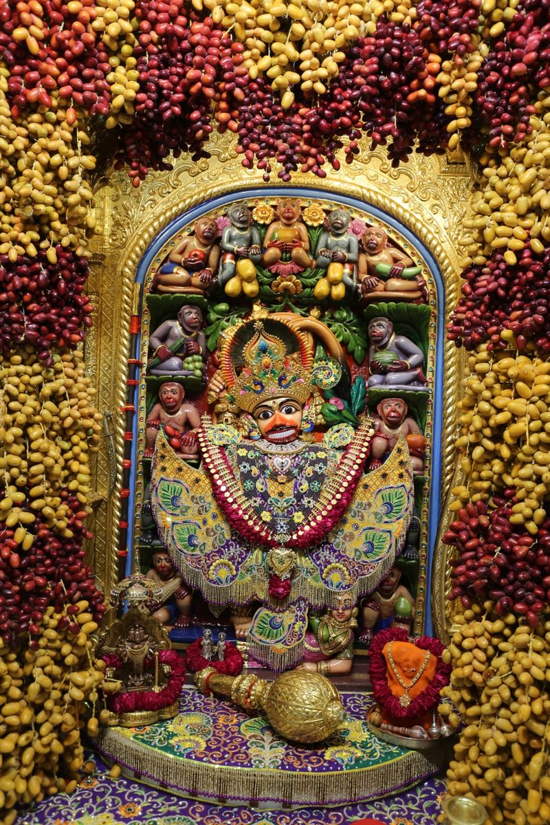 800x1200 Shree Swaminarayan Mandir