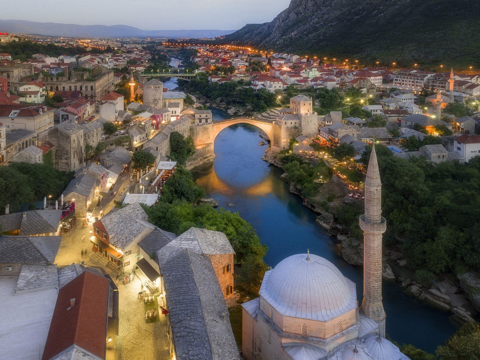 1600x1200 Bosnia And Herzegovina Old Bridge Mostar 4k Ultra HD Wallpaper For Desktop Pc Tablet And Mobile 3840x2400 :