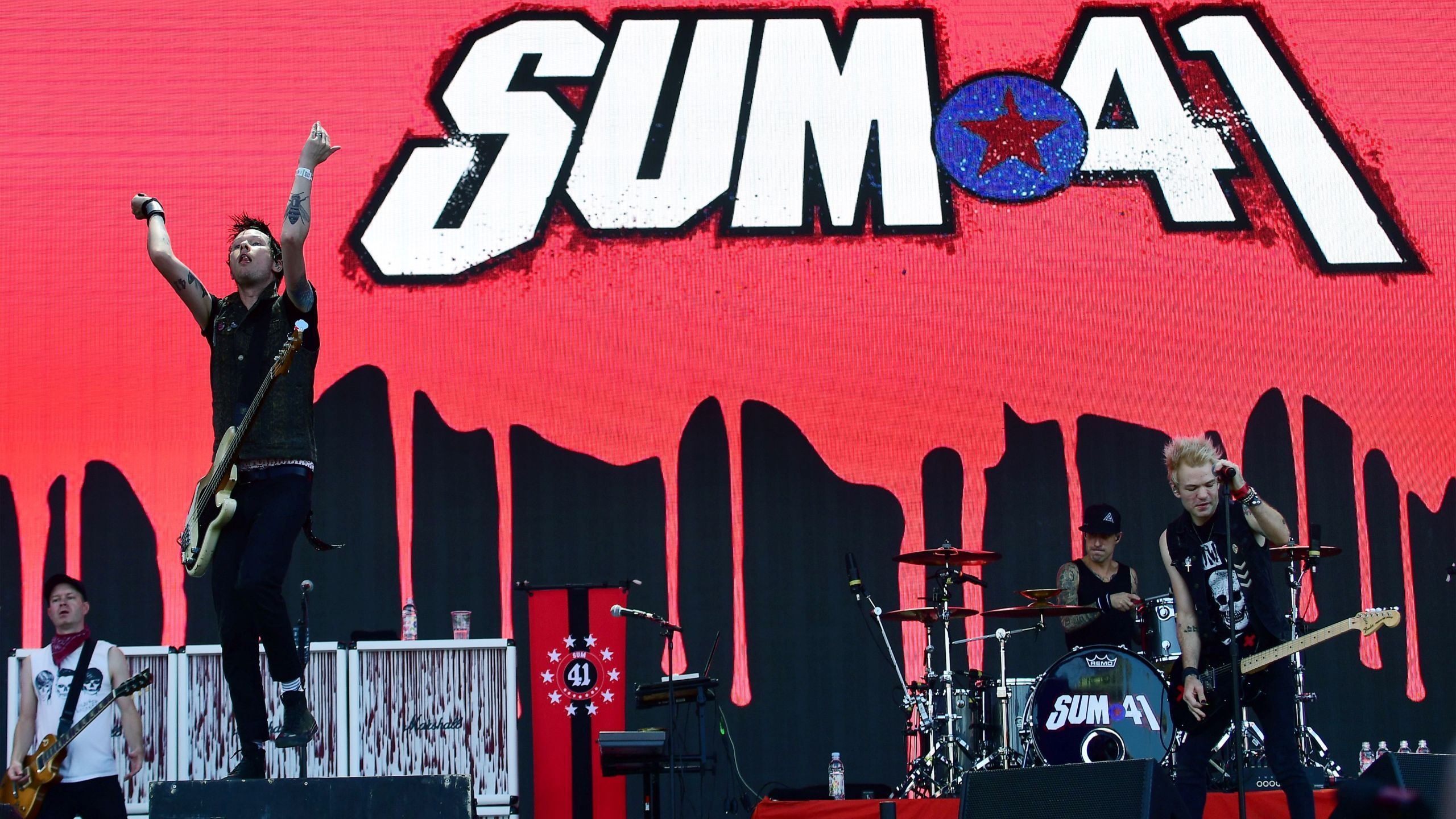 2560x1440 Pop Punk Band Sum 41 Breaking Up After 27 Years