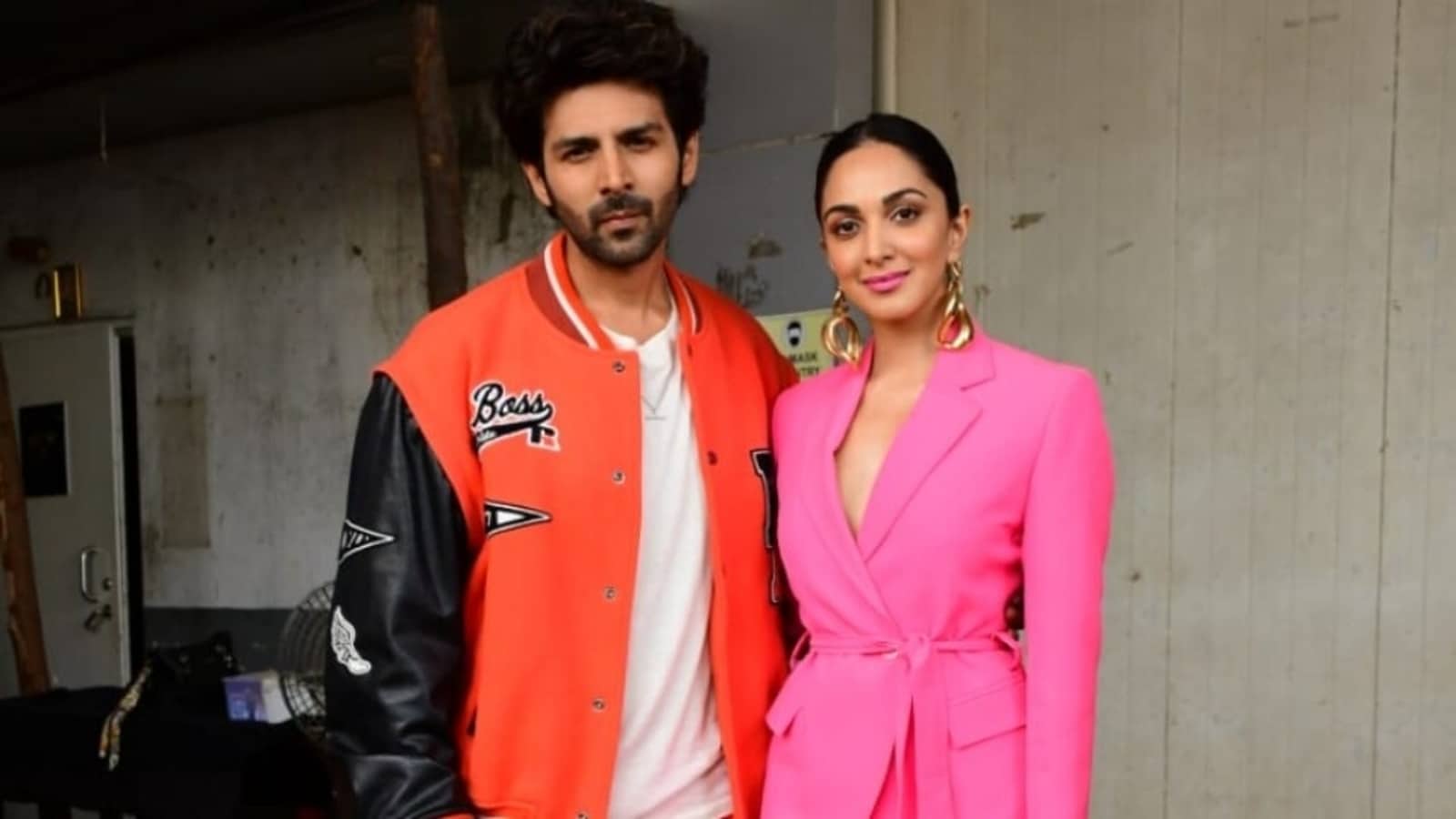 1600x900 Kartik Aaryan and Kiara Advani promote Bhool Bhulaiyaa 2 in trendy looks: Check out pics inside