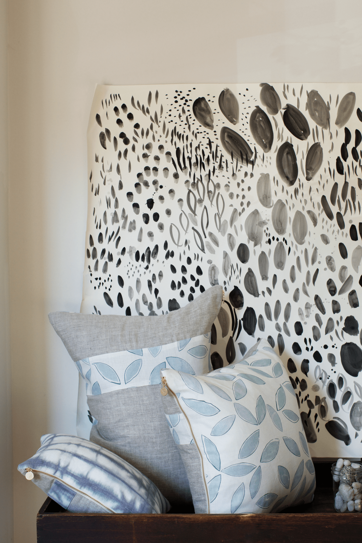 1200x1800 Blooms Wallpaper in Soft Green