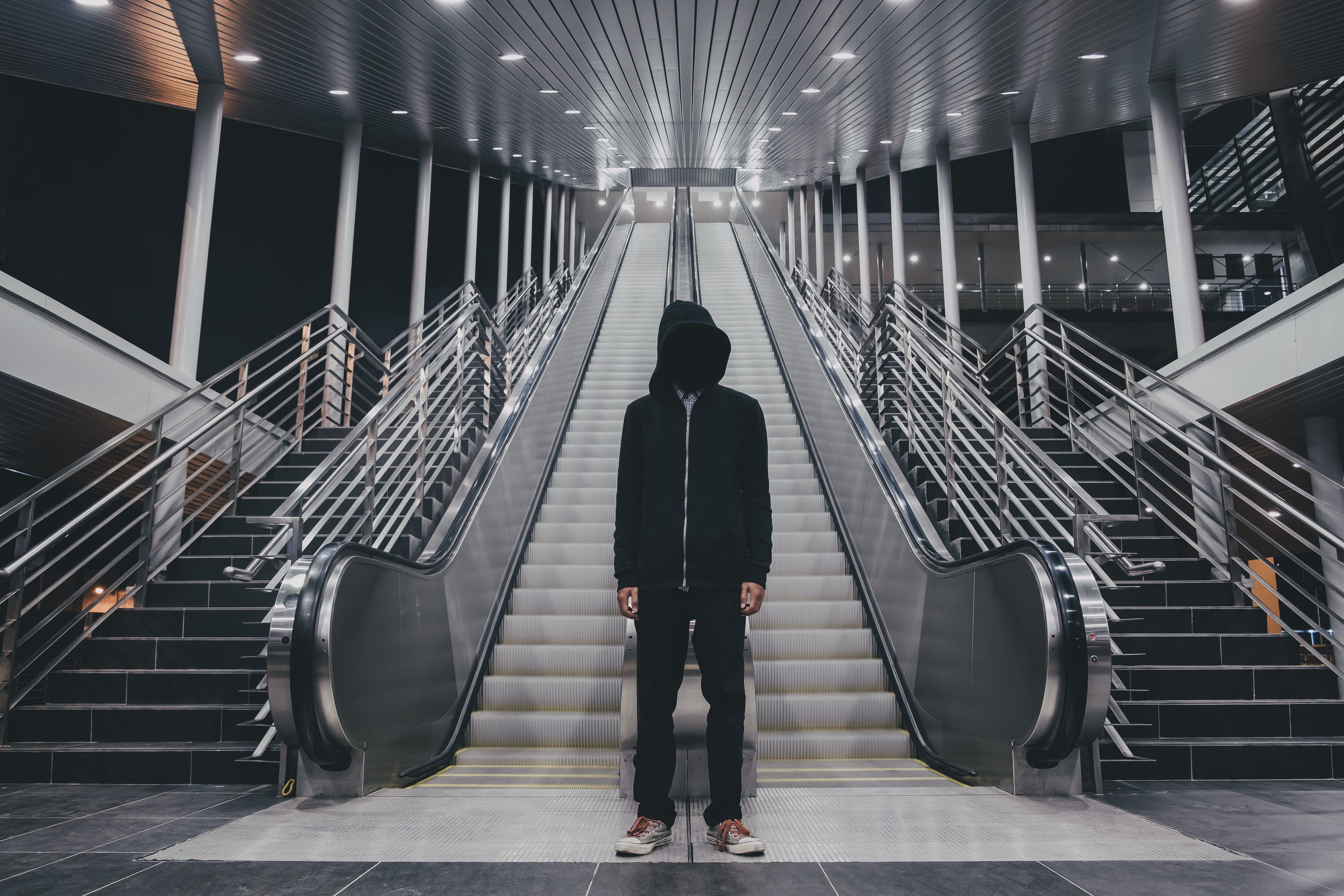 4896x3264 Wallpaper / modern, stair, passenger, line, corridor, flooring, wearing, 4K, indoors, airport, men, business, business Travel, architecture, stairs, office Building free download