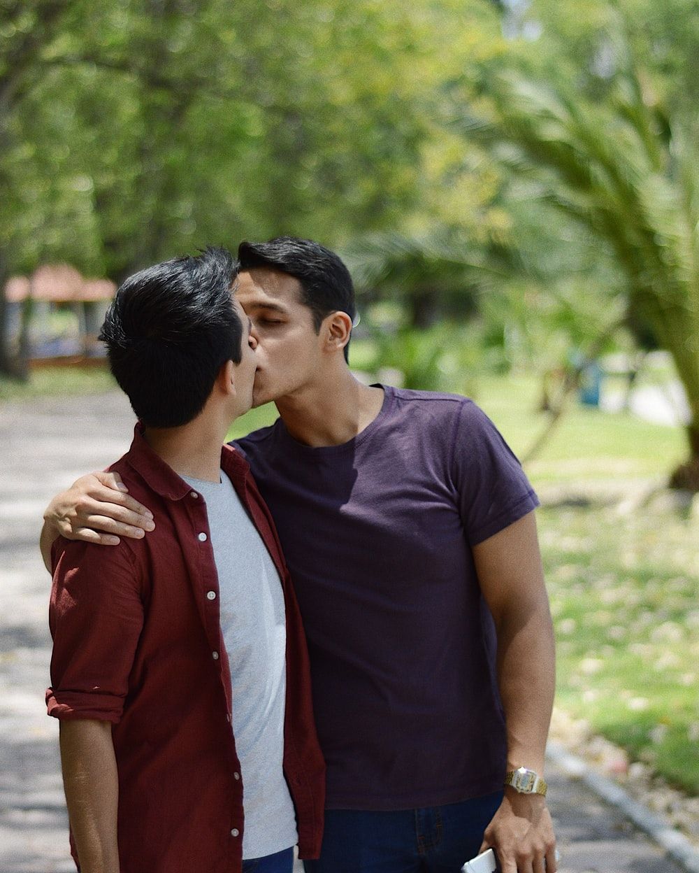 1000x1248 Gay Kiss Wallpaper