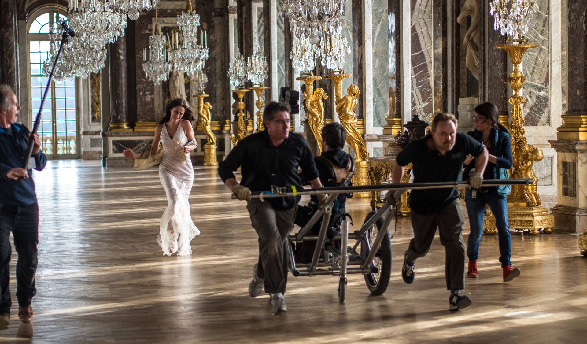 1920x1125 Download Majestic Grandeur of the Hall of Mirrors, Palace of Versailles Wallpaper