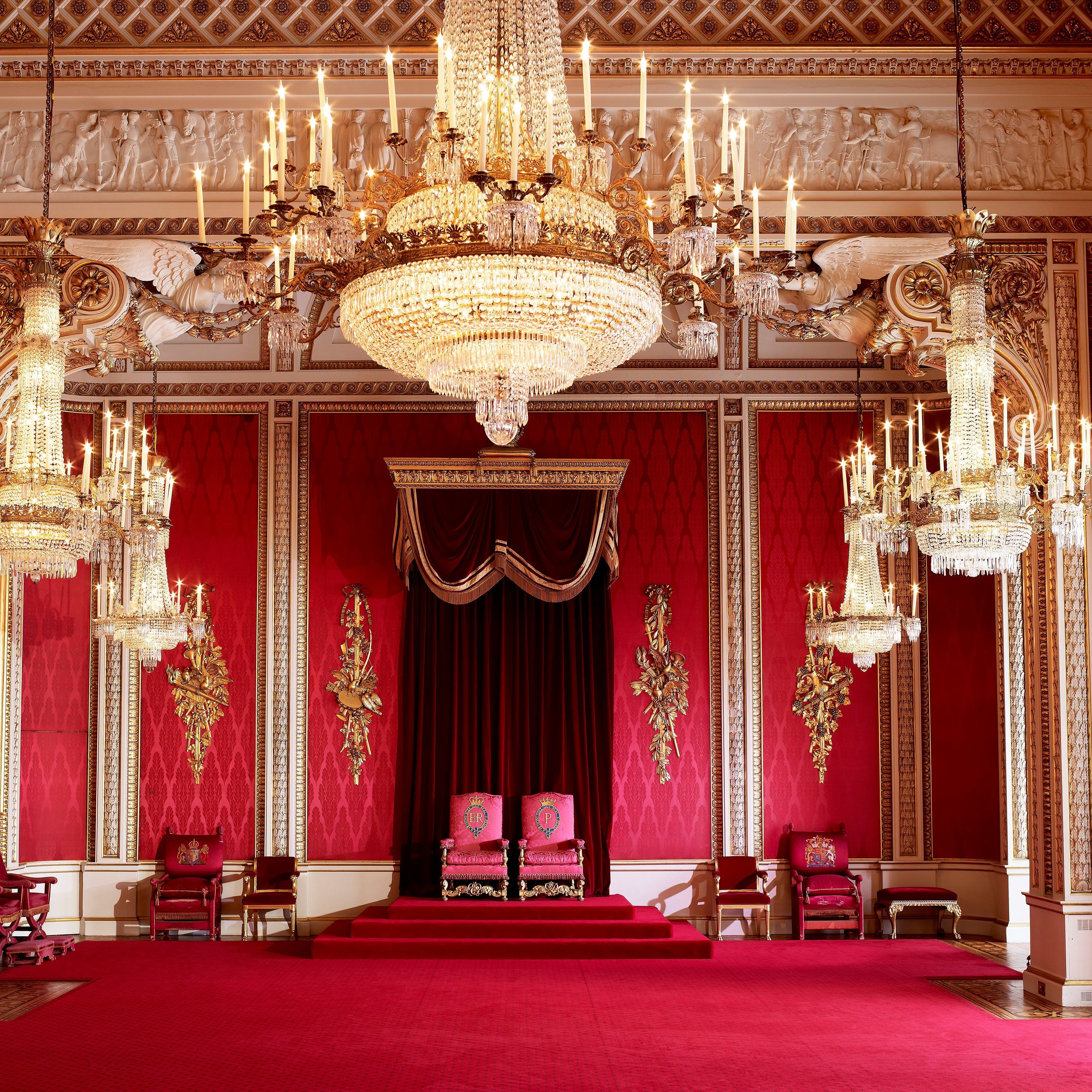 3542x3542 Take a Look Inside the Grandest Rooms of Queen Elizabeth's Palaces