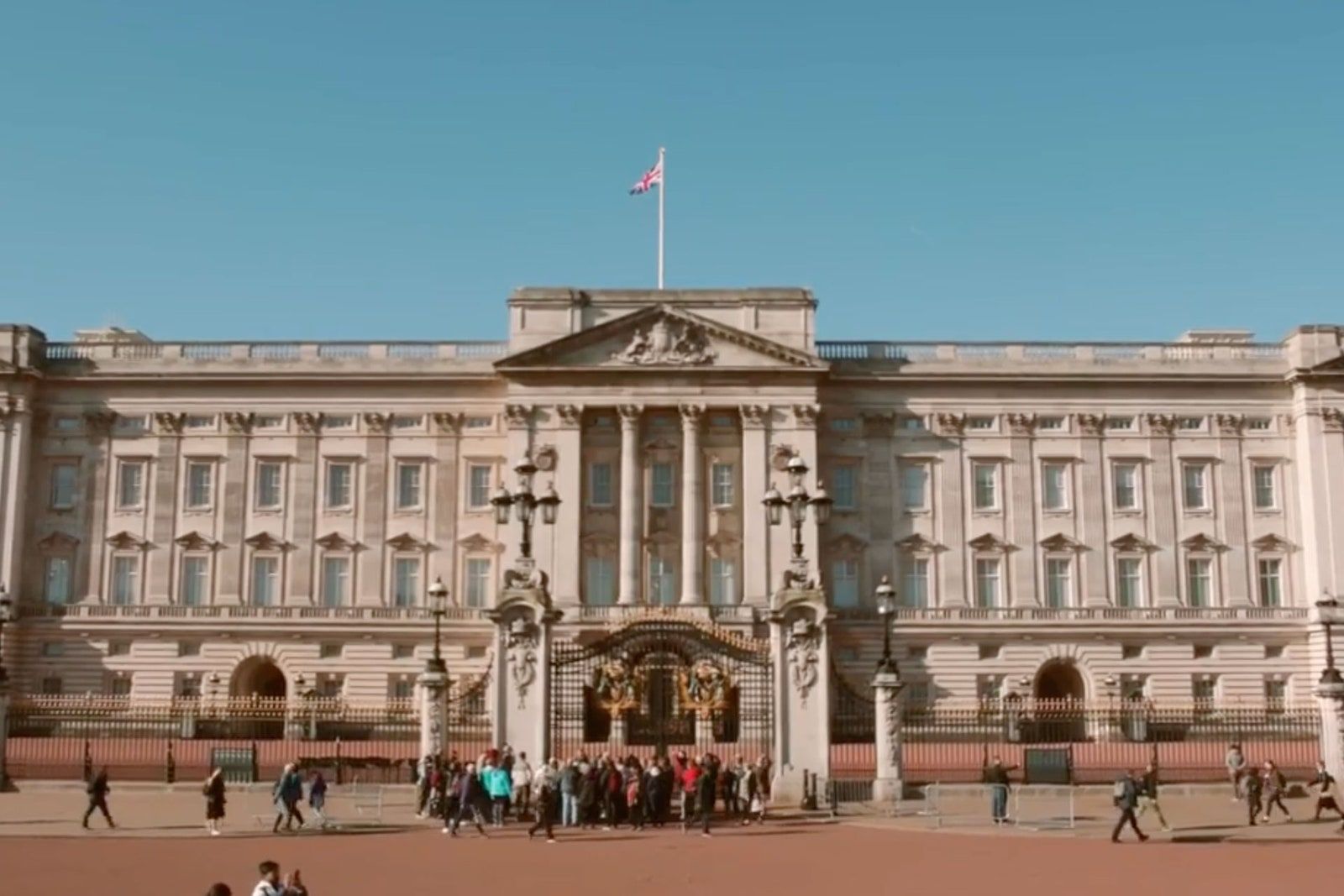 1600x1067 Inside Buckingham Palace's £369 Million Renovation Hand Stripping Antique Wallpaper