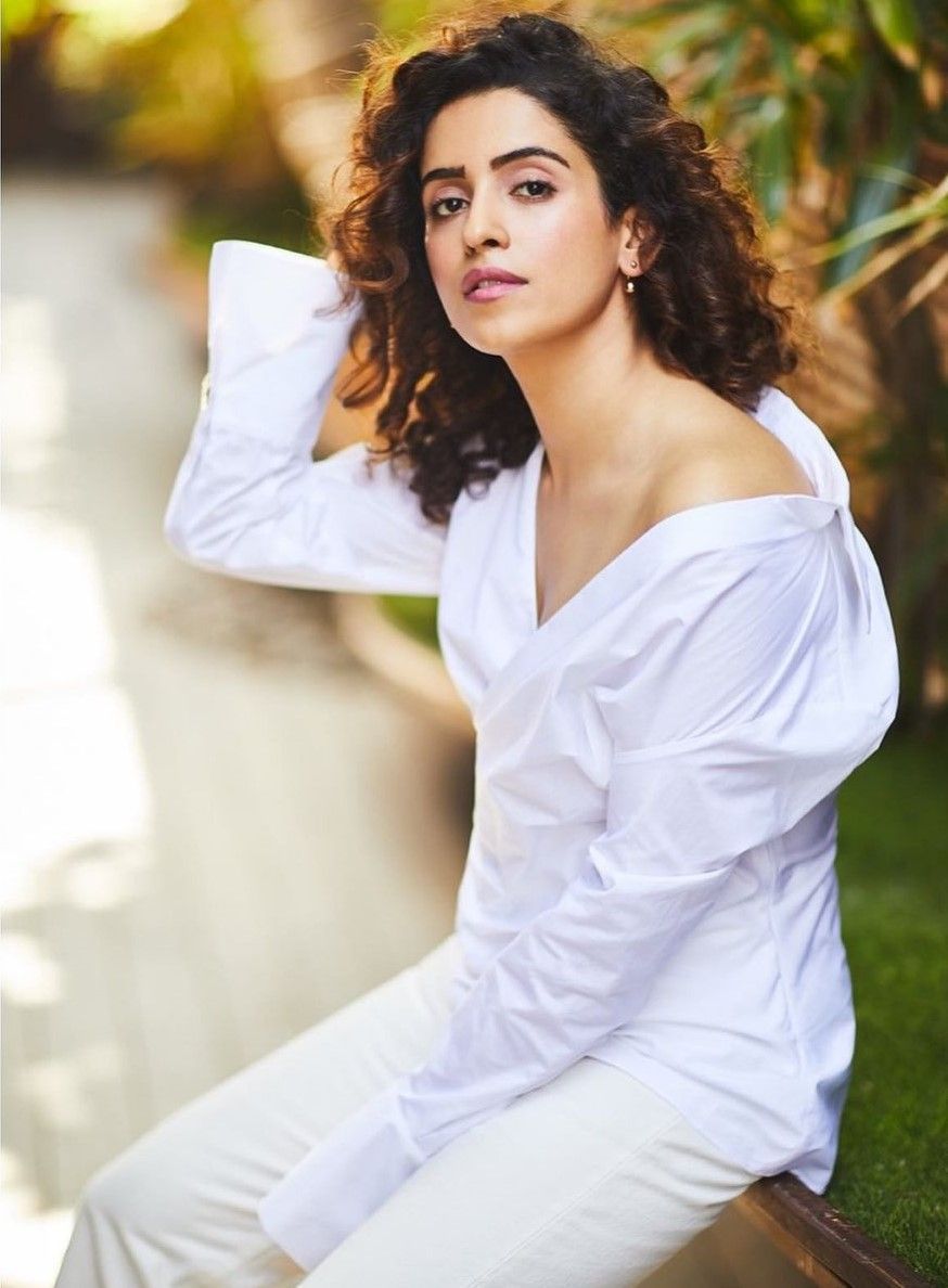 874x1188 Sanya Malhotra Mobile Wallpaper