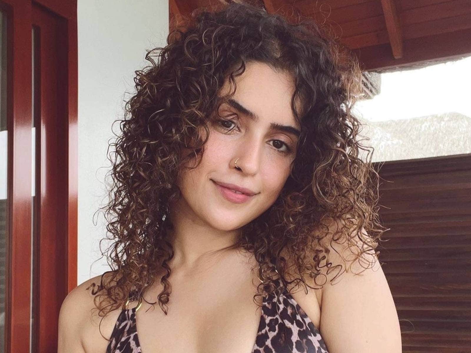 1600x1200 Sanya Malhotra Looks Casually Chic in this Dress, See Pics