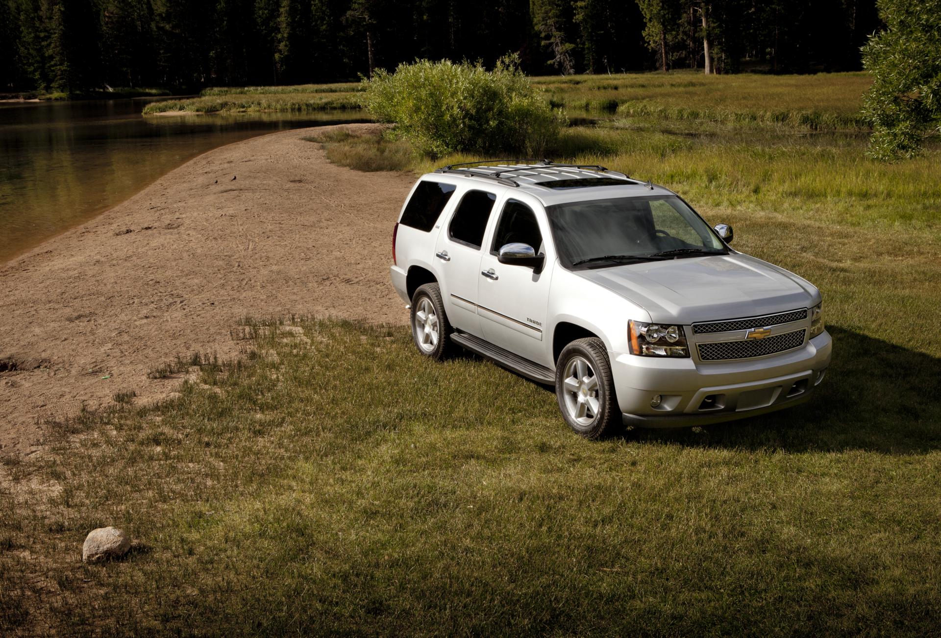 1920x1302 Chevrolet Tahoe Wallpaper [HD]
