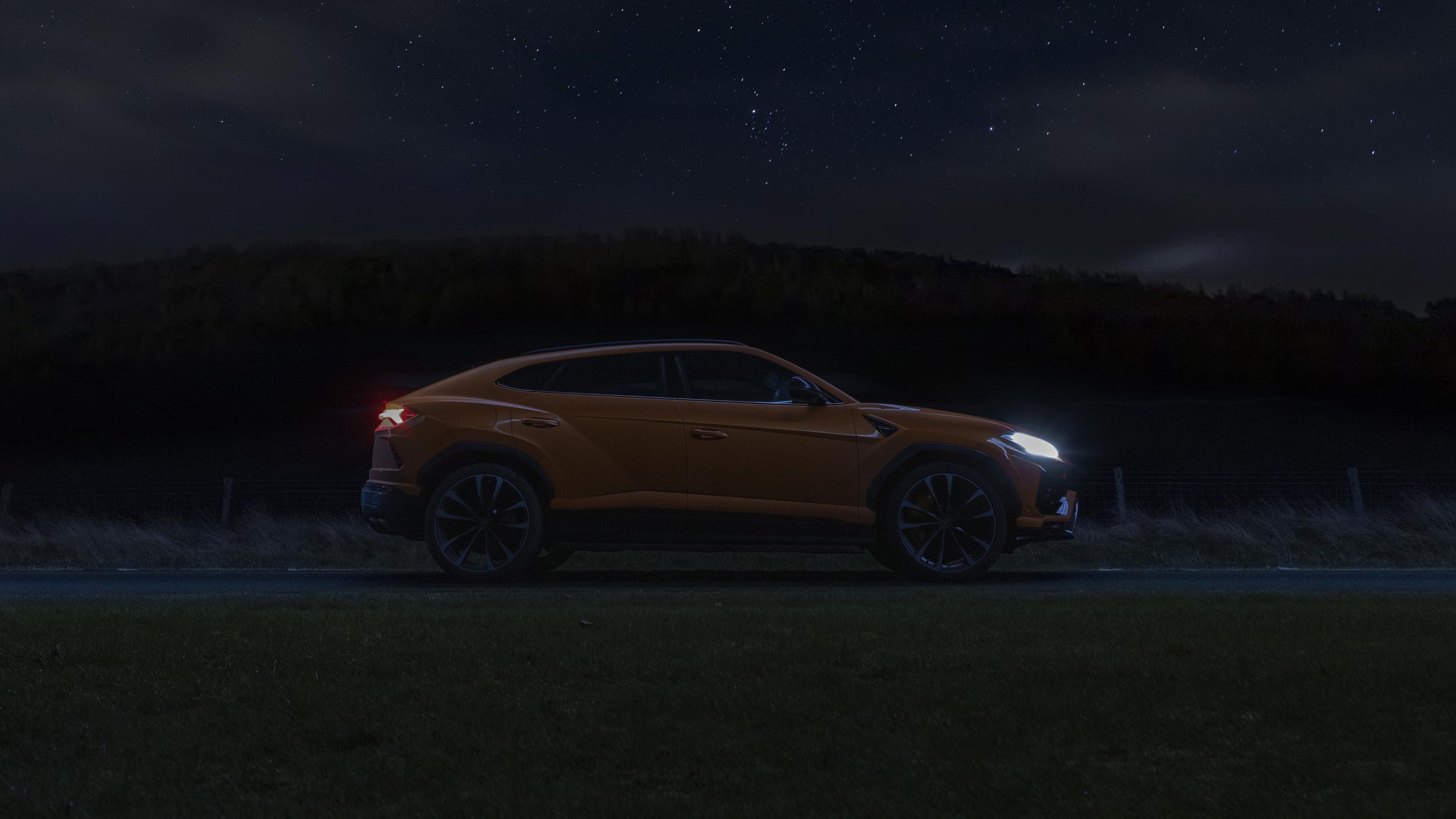 3840x2160 Lamborghini Urus Shiny Black Package 4K