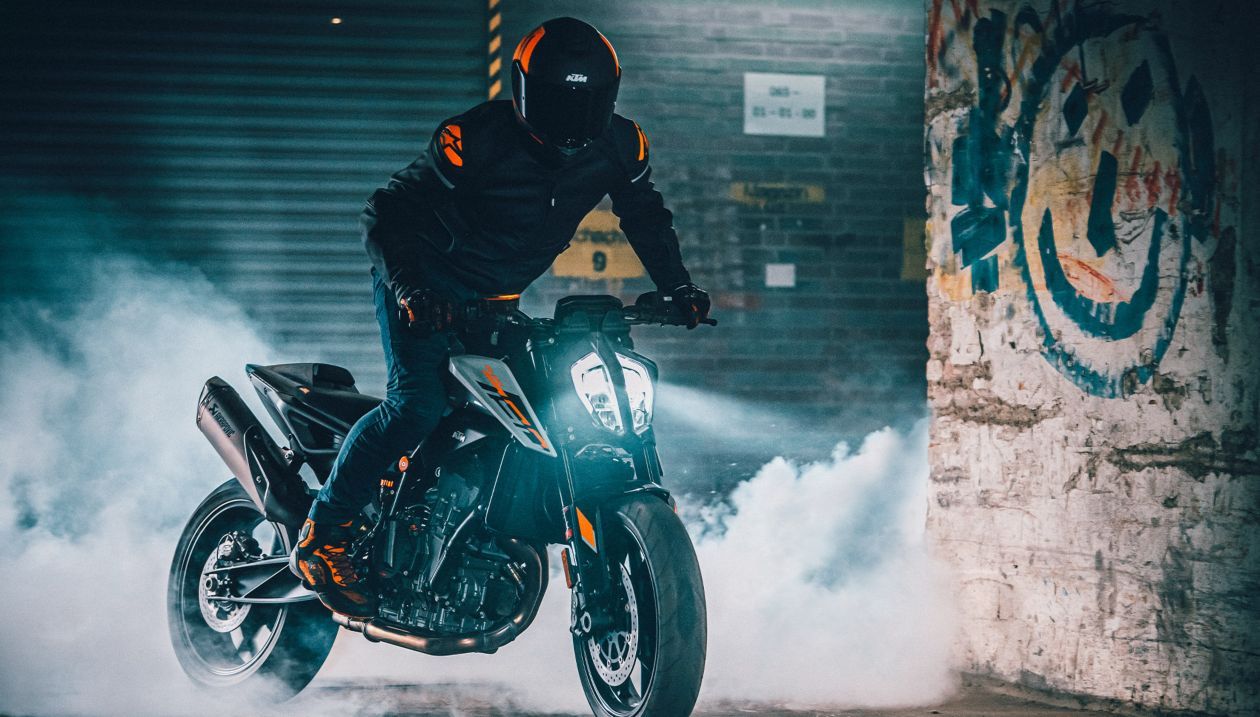 1260x717 Naked Bike
