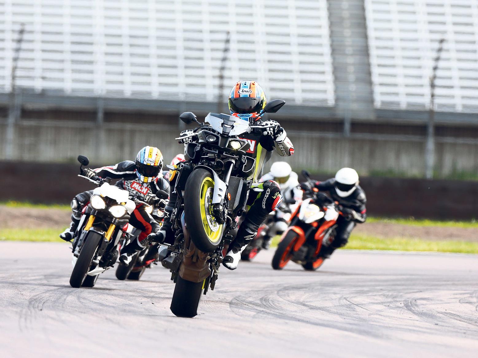 1557x1168 Strip lightning! The best naked motorbikes of 2023