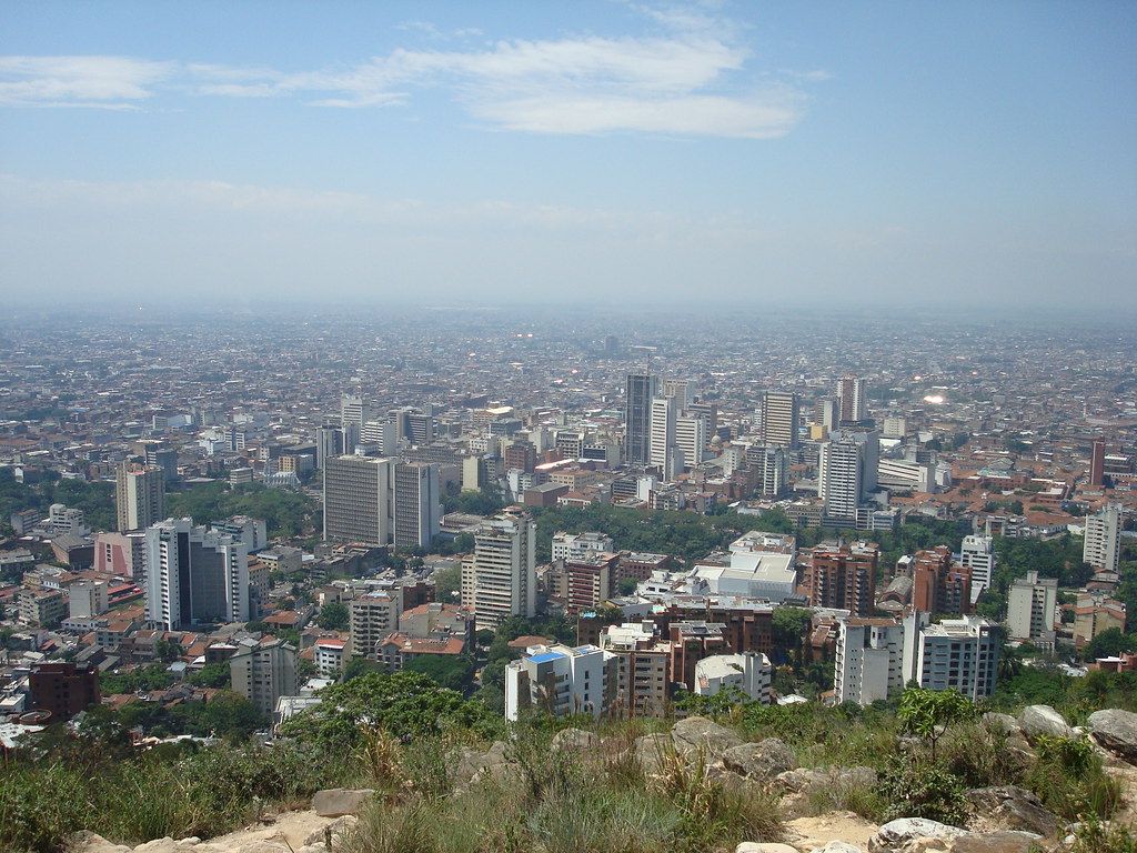 1024x768 Cali. vista del cerro de las Tres Cruces. view f