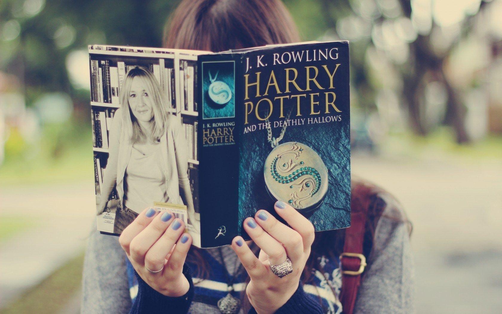 1680x1050 Mood Book Harry Potter