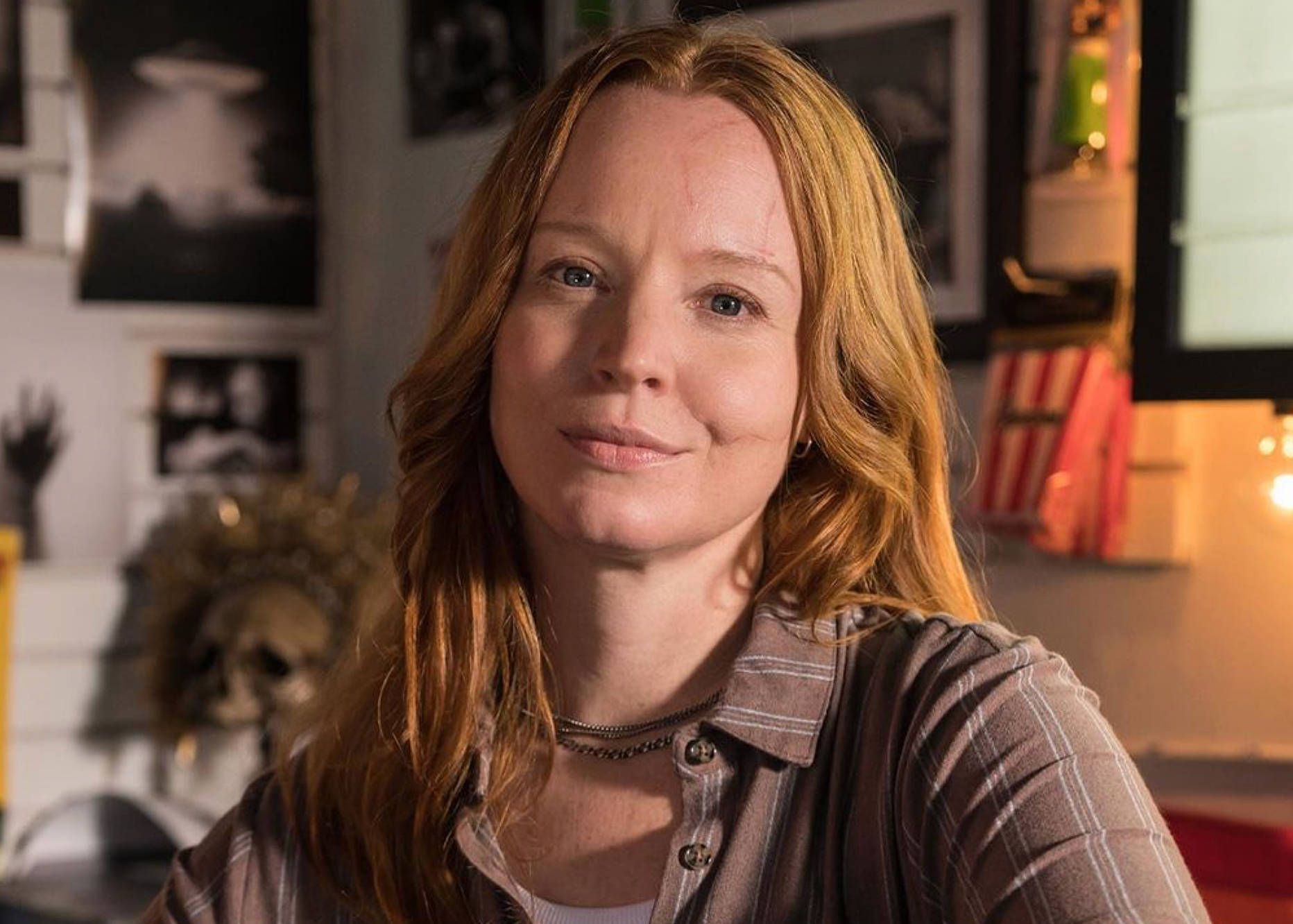 1864x1332 Download Lauren Ambrose In Yellowjackets Wallpaper