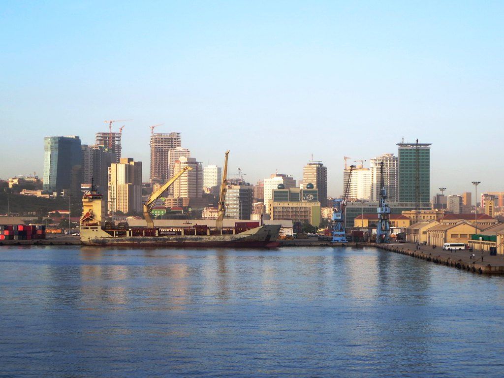 1024x768 Porto de Luanda